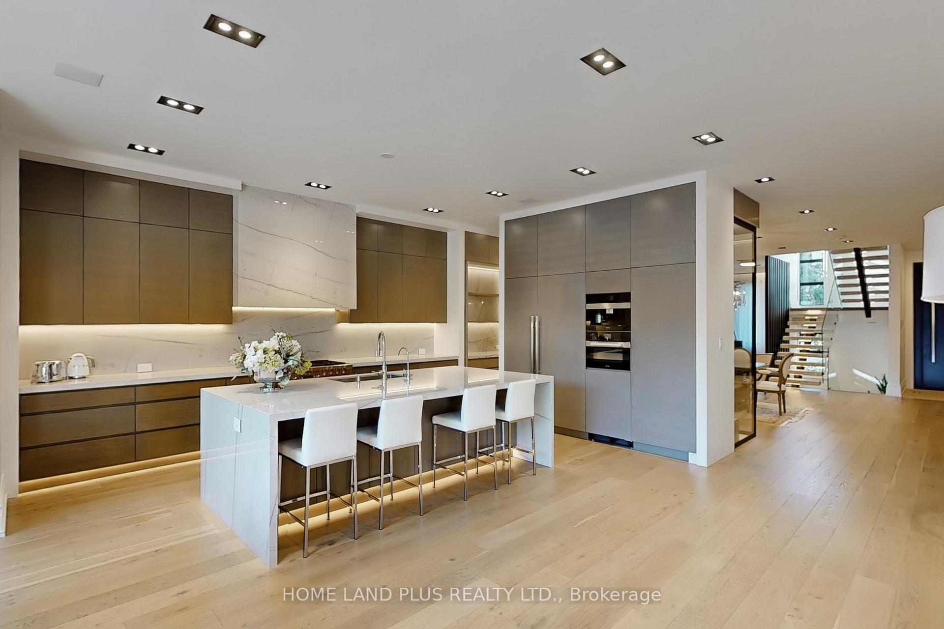 Photo 14 of 127 Ridley Boulevard, Toronto, Bedford Park-Nortown — HOMEH