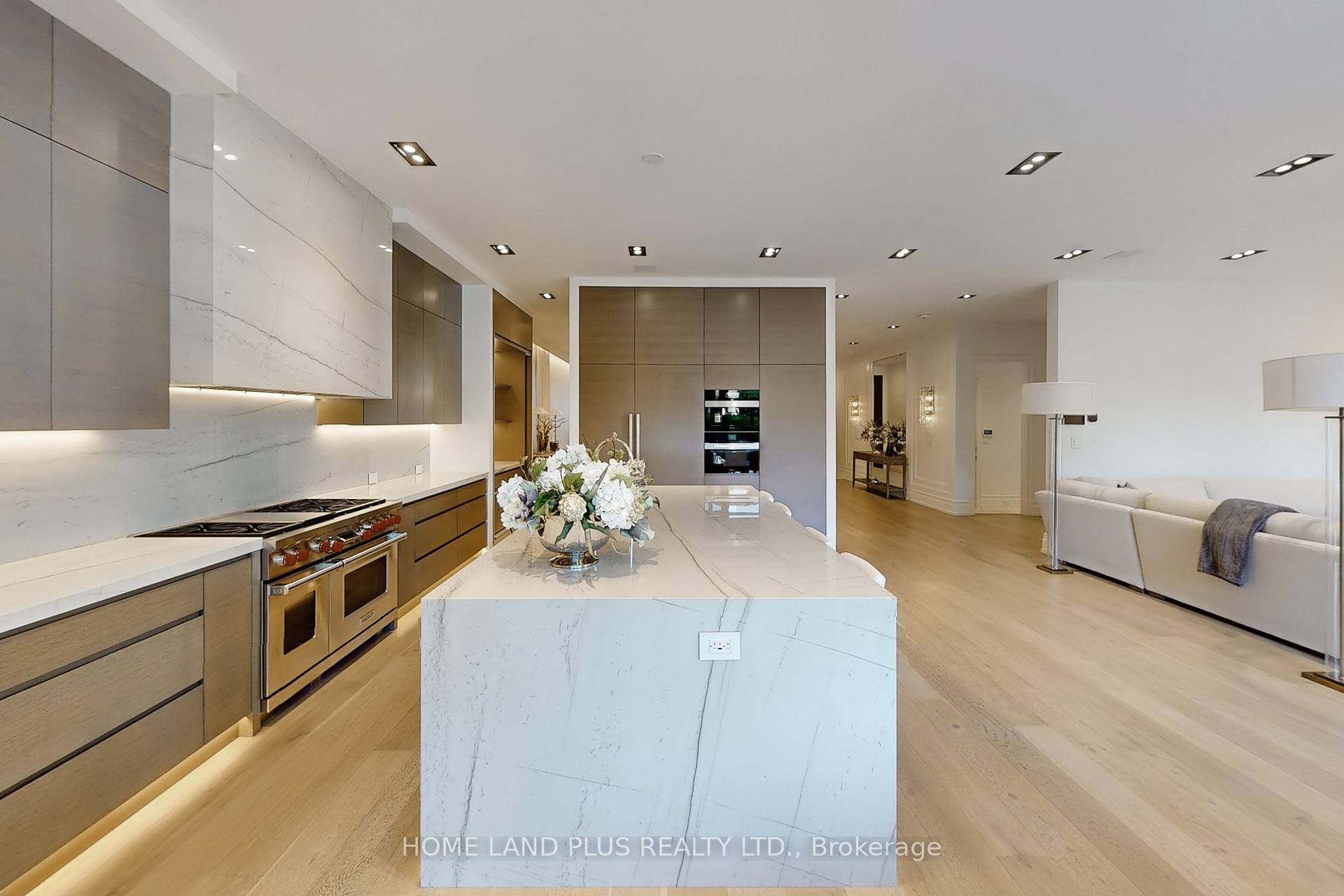 Photo 17 of 127 Ridley Boulevard, Toronto, Bedford Park-Nortown — HOMEH
