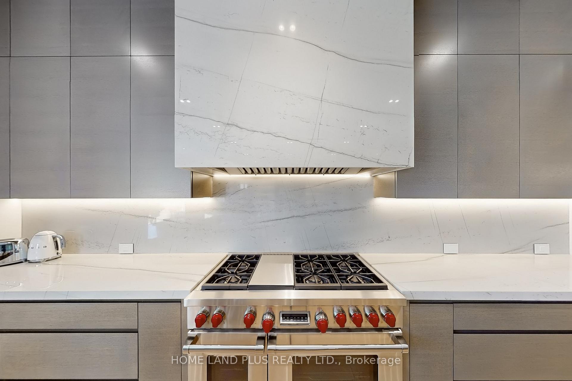 Photo 18 of 127 Ridley Boulevard, Toronto, Bedford Park-Nortown — HOMEH