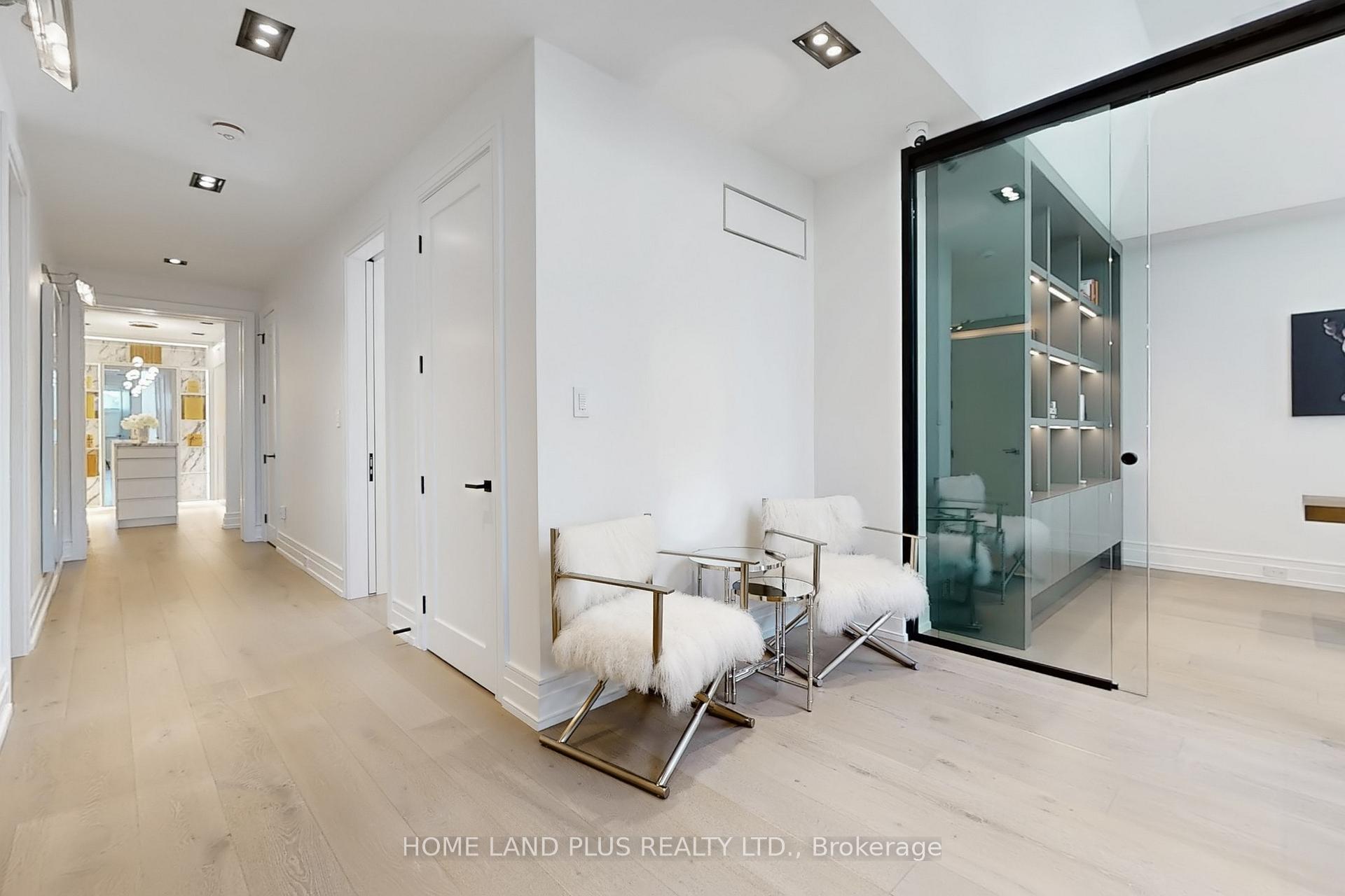 Photo 25 of 127 Ridley Boulevard, Toronto, Bedford Park-Nortown — HOMEH