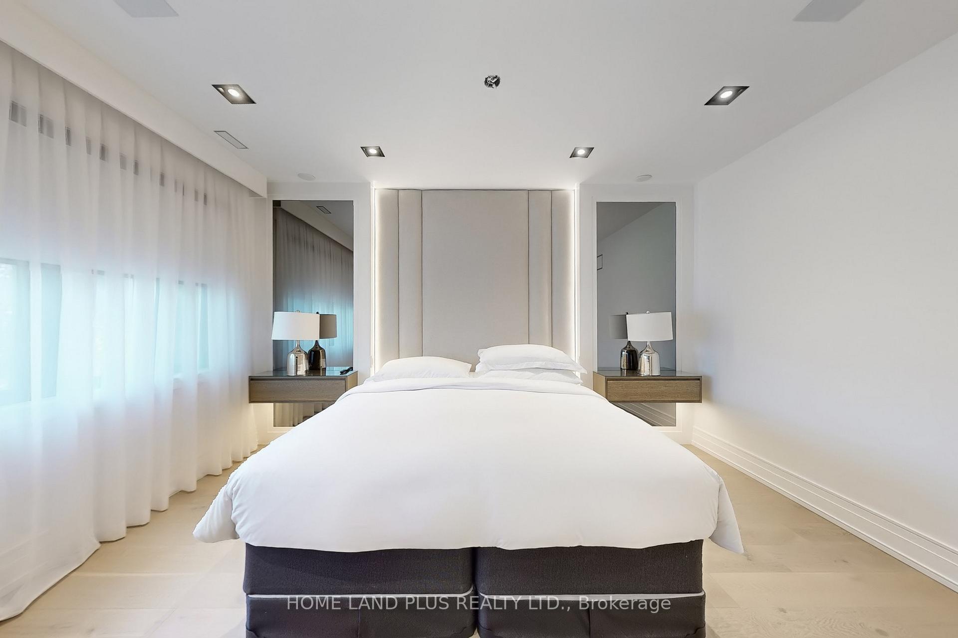 Photo 26 of 127 Ridley Boulevard, Toronto, Bedford Park-Nortown — HOMEH