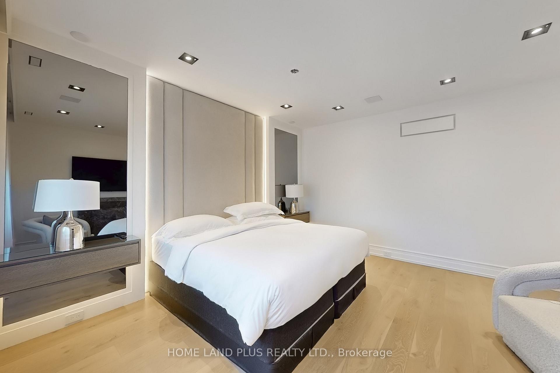 Photo 29 of 127 Ridley Boulevard, Toronto, Bedford Park-Nortown — HOMEH