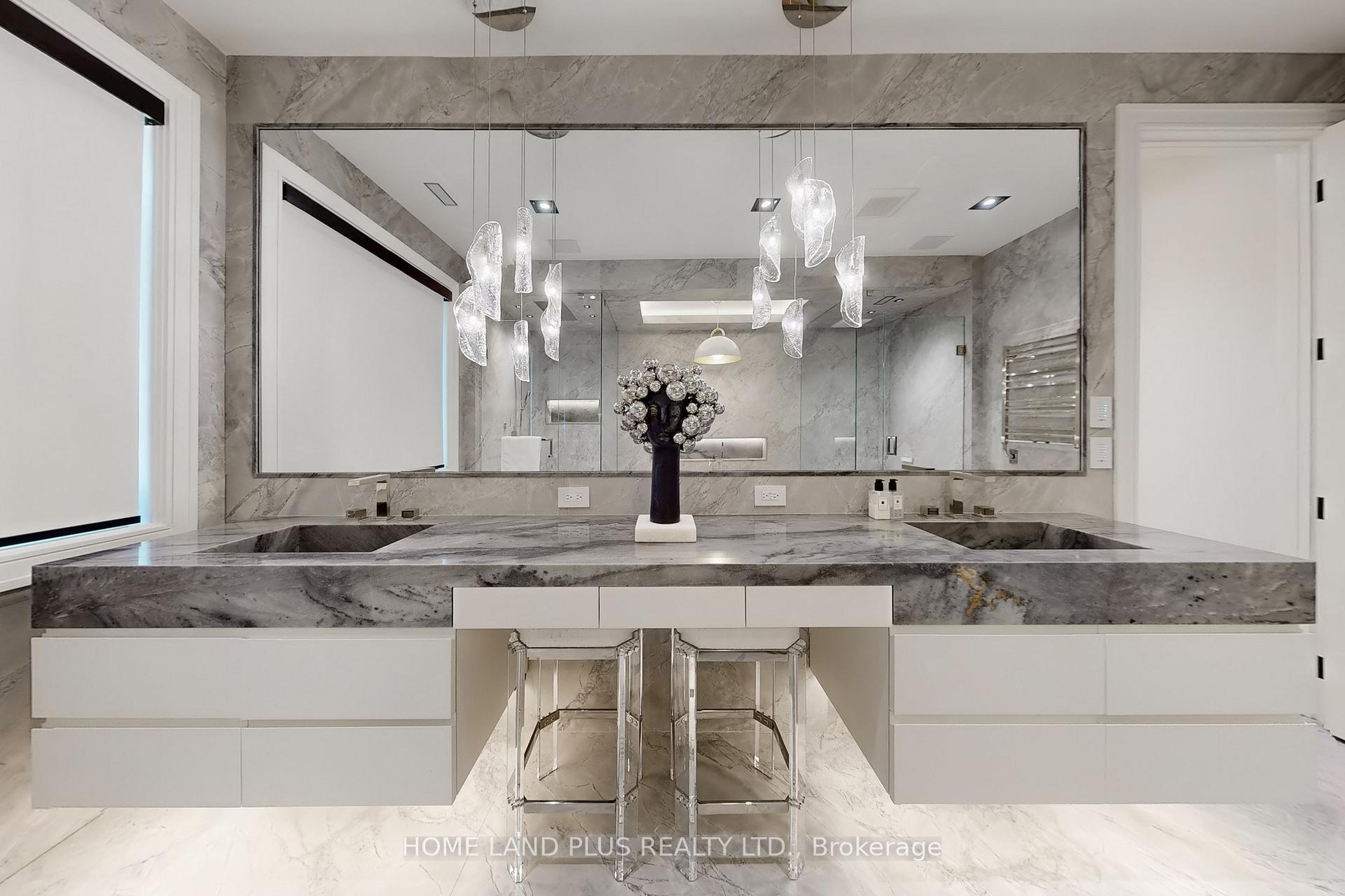 Photo 32 of 127 Ridley Boulevard, Toronto, Bedford Park-Nortown — HOMEH