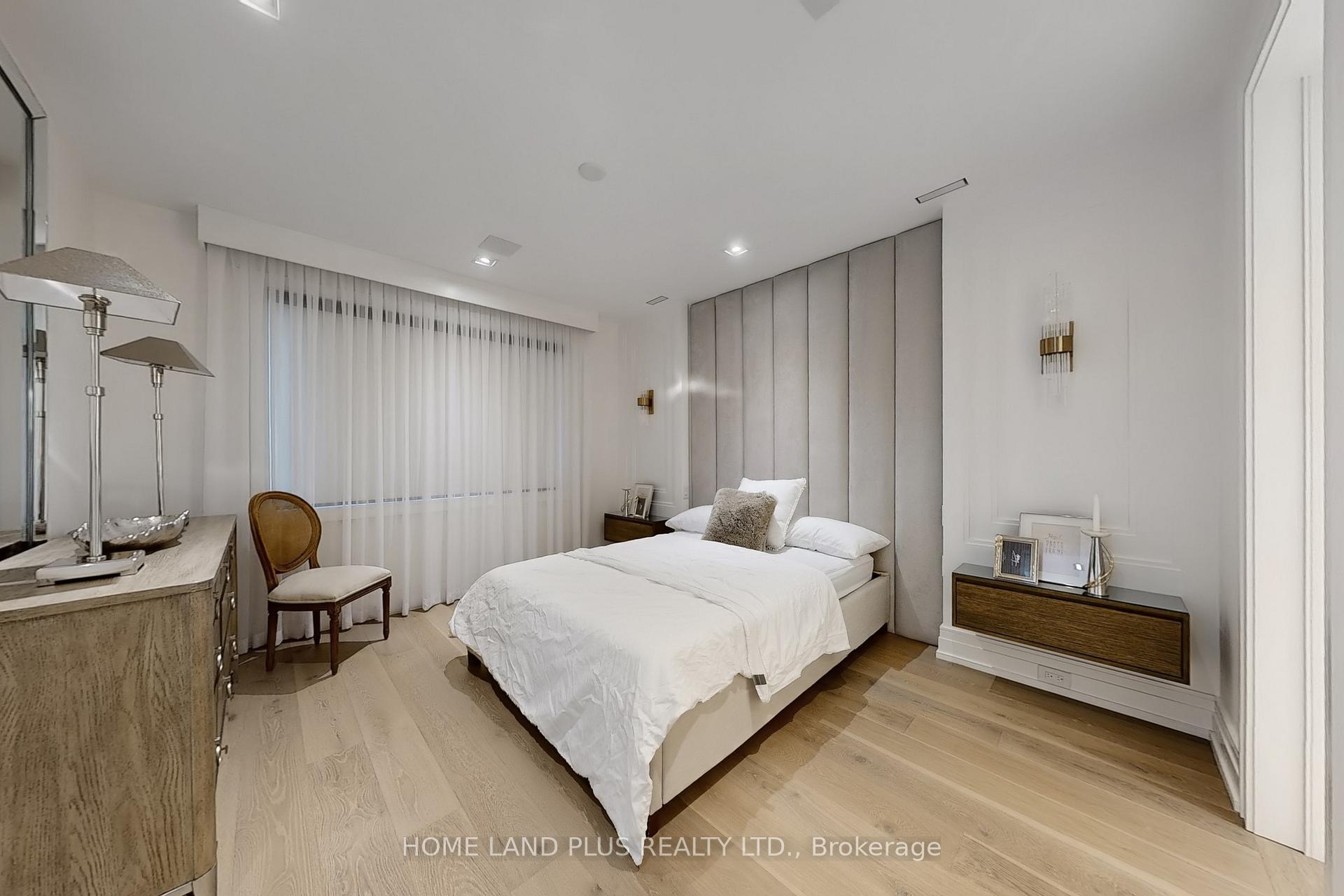 Photo 35 of 127 Ridley Boulevard, Toronto, Bedford Park-Nortown — HOMEH