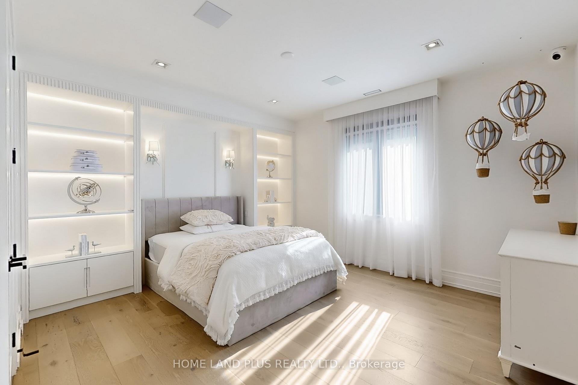 Photo 38 of 127 Ridley Boulevard, Toronto, Bedford Park-Nortown — HOMEH