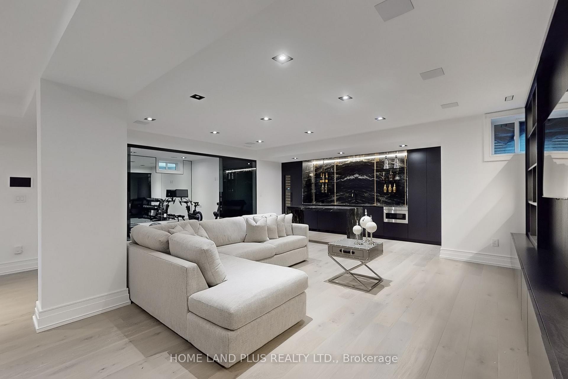 Photo 41 of 127 Ridley Boulevard, Toronto, Bedford Park-Nortown — HOMEH