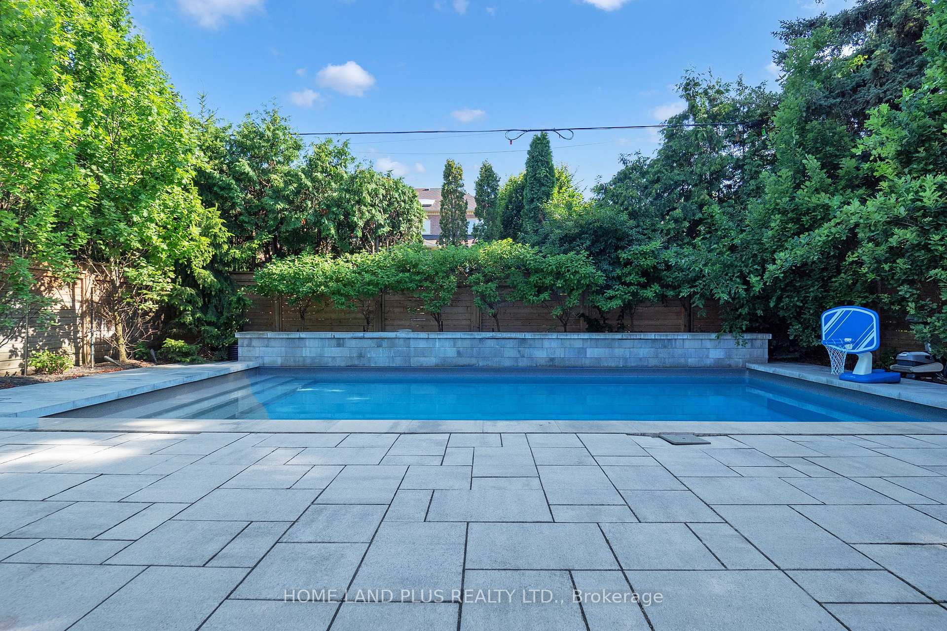 Photo 47 of 127 Ridley Boulevard, Toronto, Bedford Park-Nortown — HOMEH
