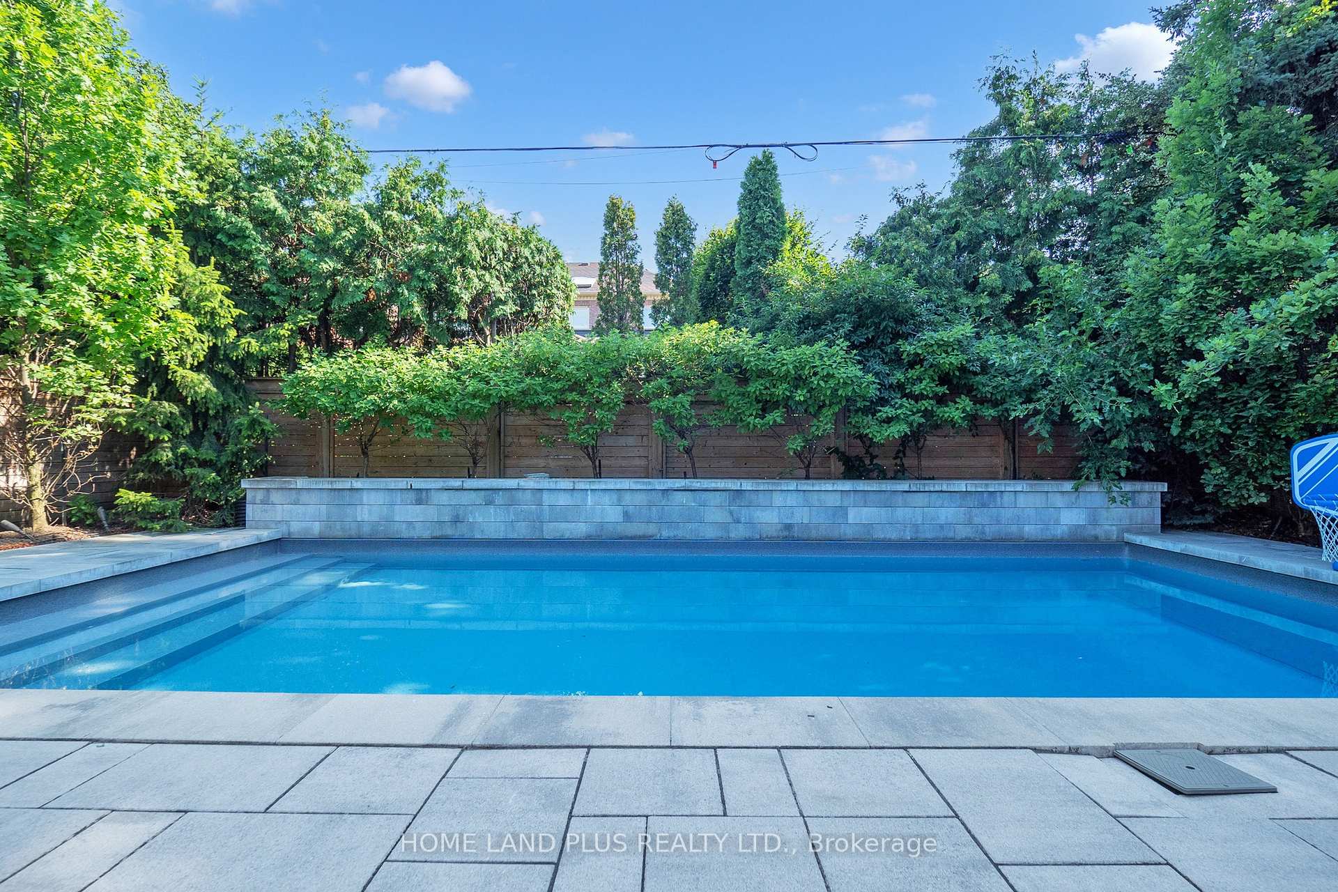 Photo 48 of 127 Ridley Boulevard, Toronto, Bedford Park-Nortown — HOMEH