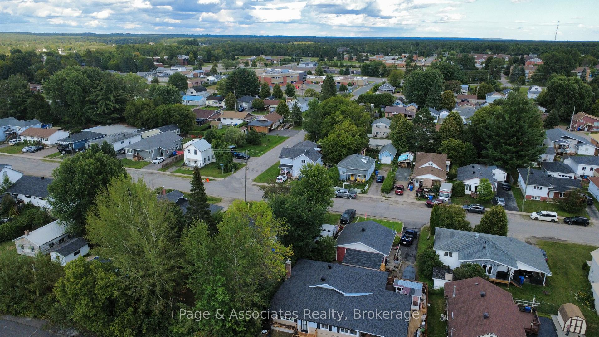 Photo 4 of 95 Nipissing Street, West Nipissing, Sturgeon Falls — HOMEH