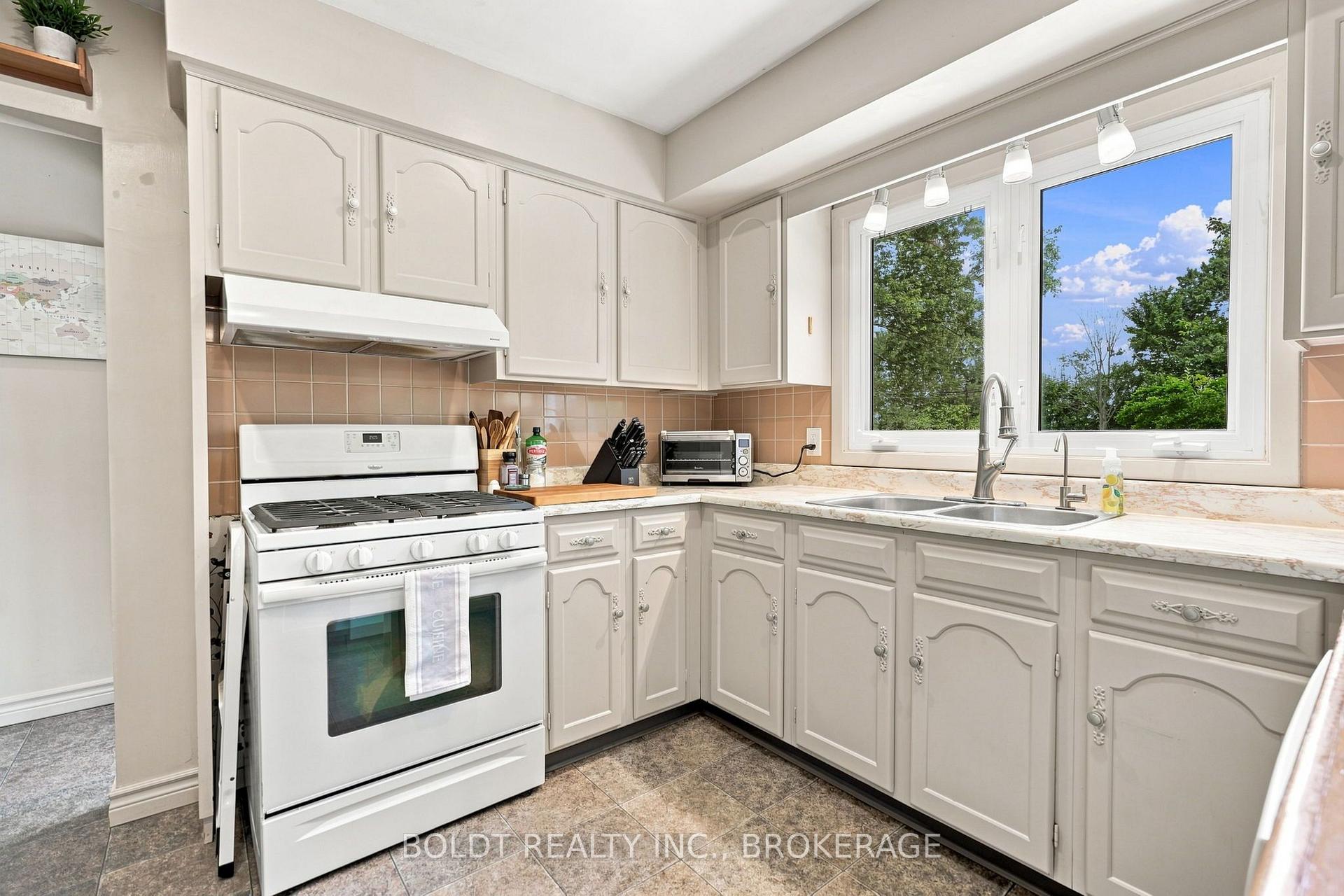 Photo 14 of 1452 Cataract Road, Thorold, Hurricane/Merrittville — HOMEH