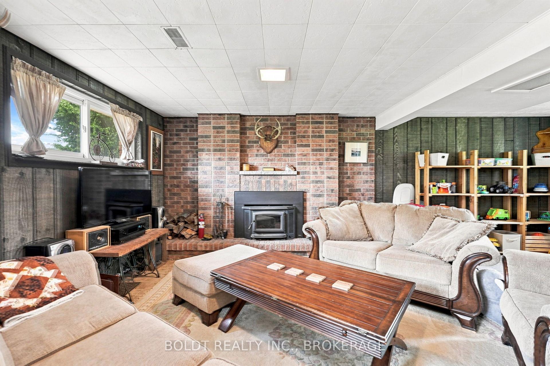 Photo 23 of 1452 Cataract Road, Thorold, Hurricane/Merrittville — HOMEH