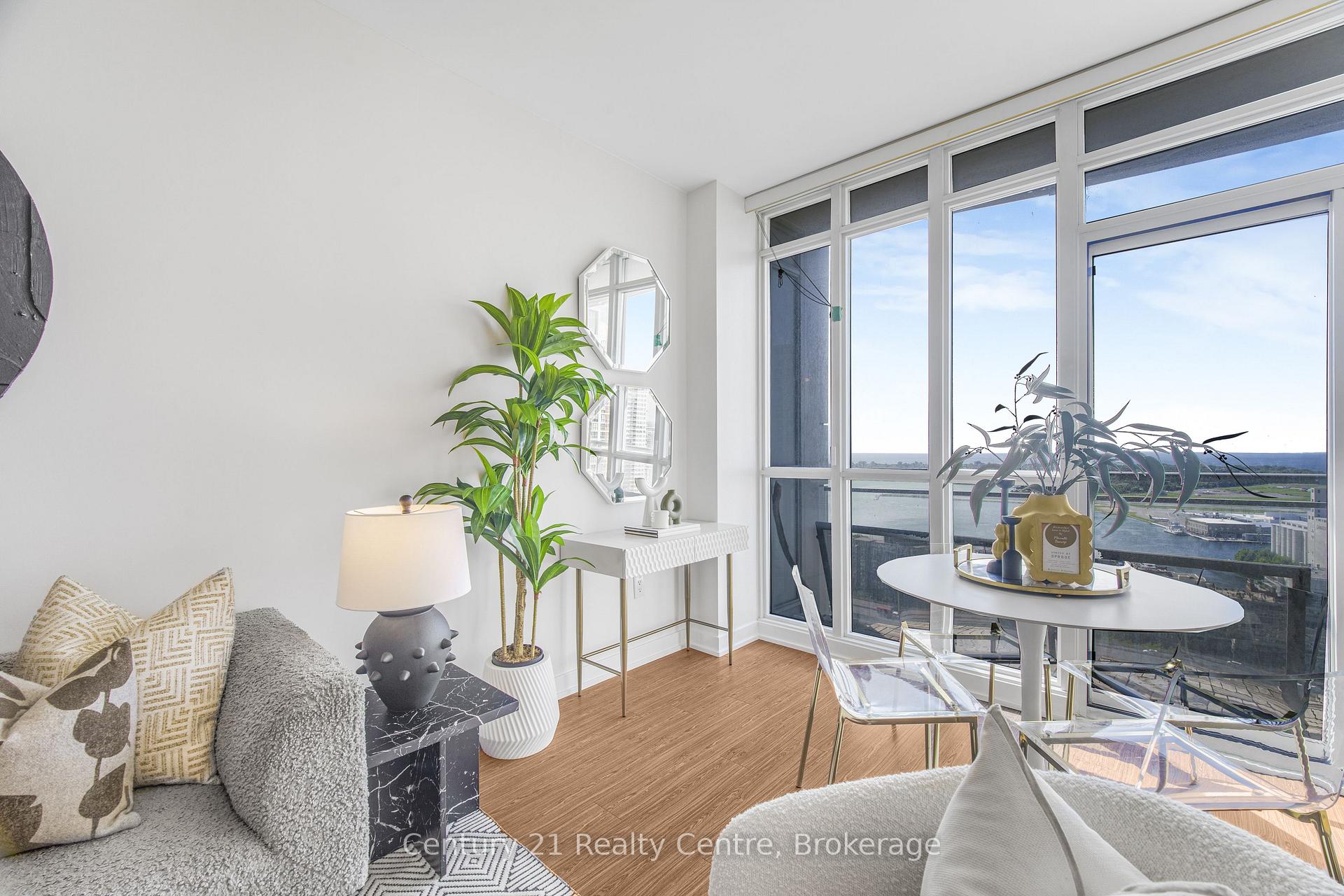 Photo 15 of Unit 3307, 21 Iceboat Terrace, Toronto, Waterfront Communities — HOMEH