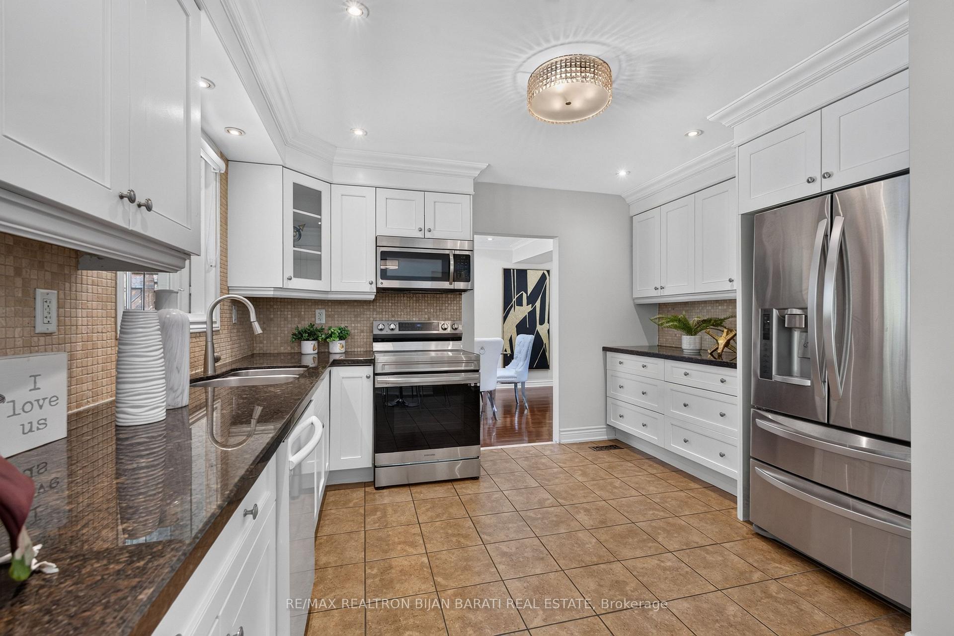 Photo 12 of 215 Grandview Avenue, Markham, Grandview — HOMEH