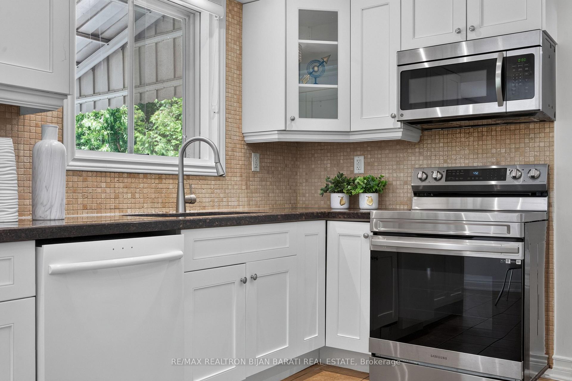 Photo 18 of 215 Grandview Avenue, Markham, Grandview — HOMEH