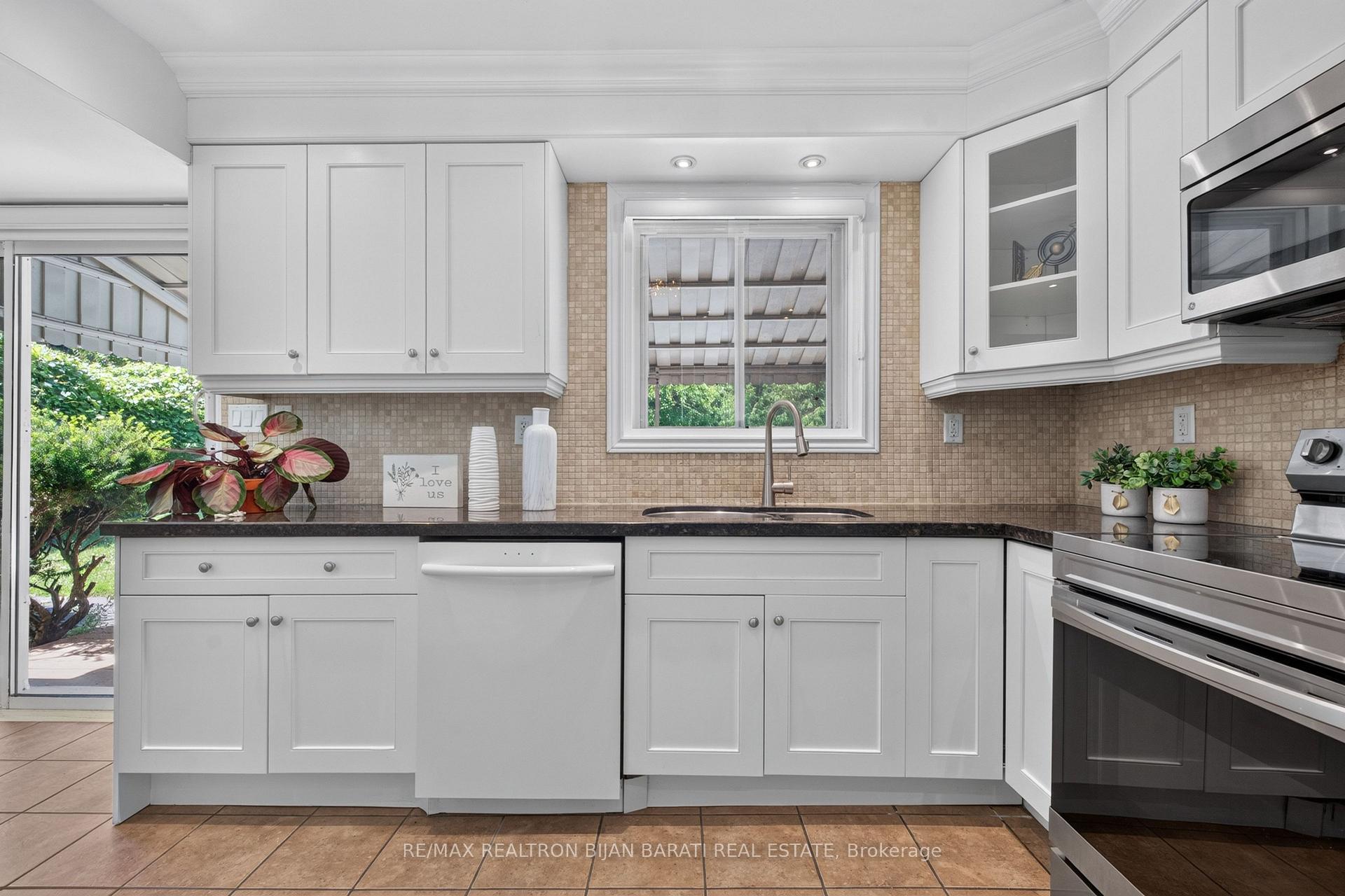 Photo 19 of 215 Grandview Avenue, Markham, Grandview — HOMEH