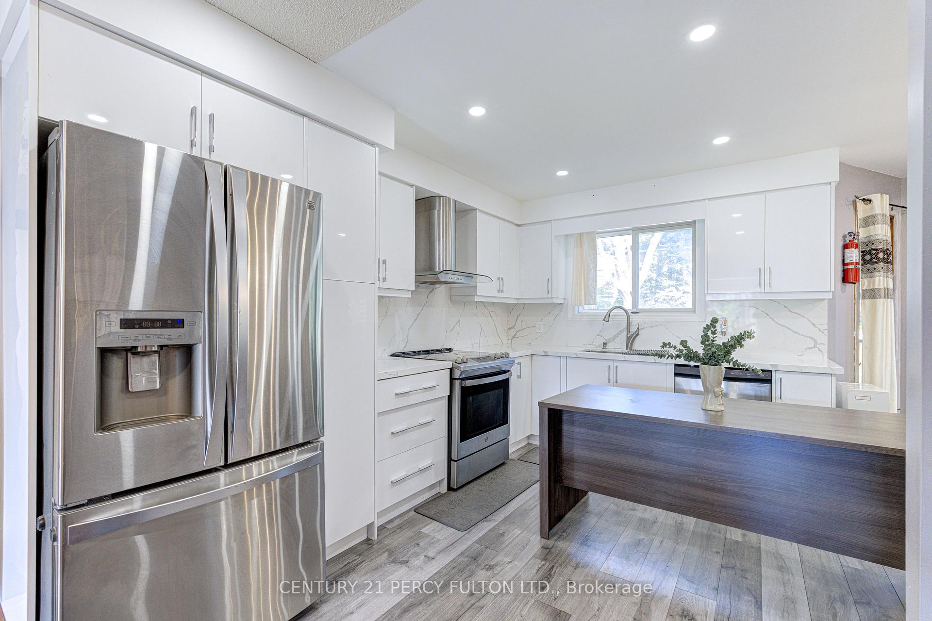 Photo 13 of 1042 Wetherby Lane, Mississauga, Rathwood — HOMEH