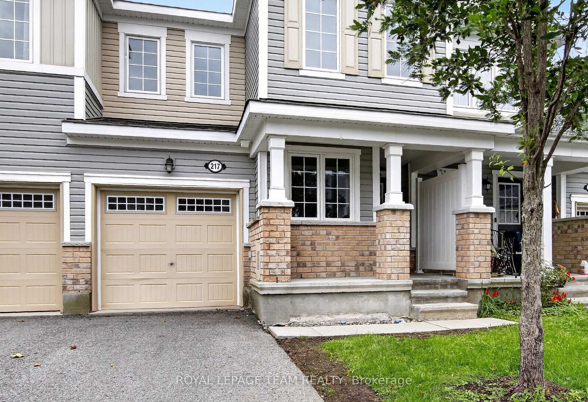 Photo 2 of 217 Conifer Creek Circle, Ottawa, Kanata - Emerald Meadows/Trailwest — HOMEH