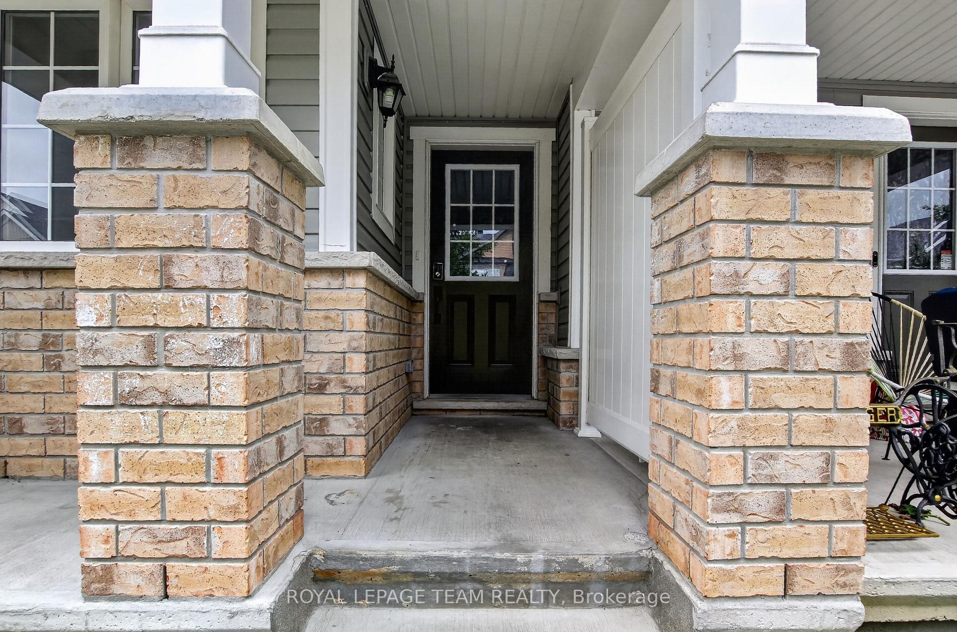 Photo 3 of 217 Conifer Creek Circle, Ottawa, Kanata - Emerald Meadows/Trailwest — HOMEH