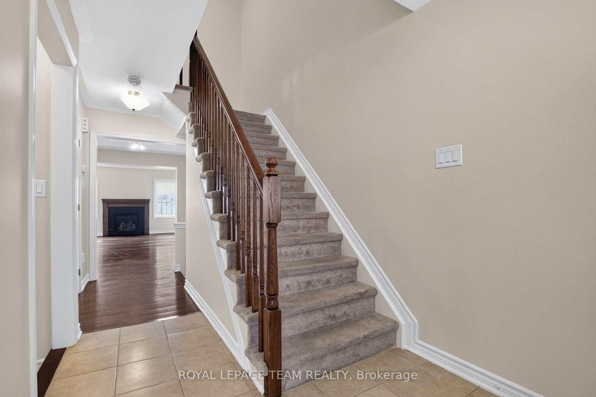 Photo 6 of 217 Conifer Creek Circle, Ottawa, Kanata - Emerald Meadows/Trailwest — HOMEH