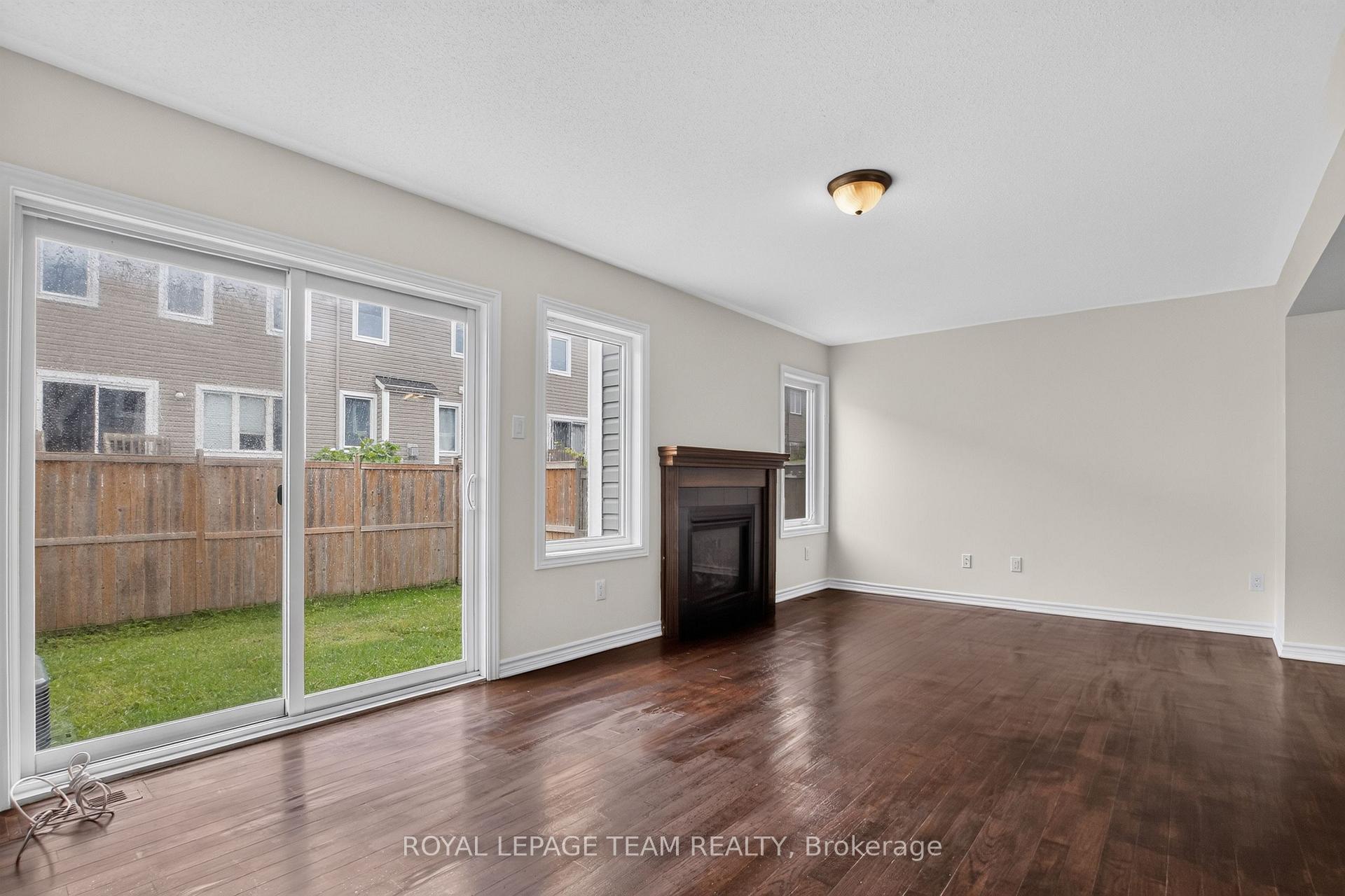 Photo 8 of 217 Conifer Creek Circle, Ottawa, Kanata - Emerald Meadows/Trailwest — HOMEH