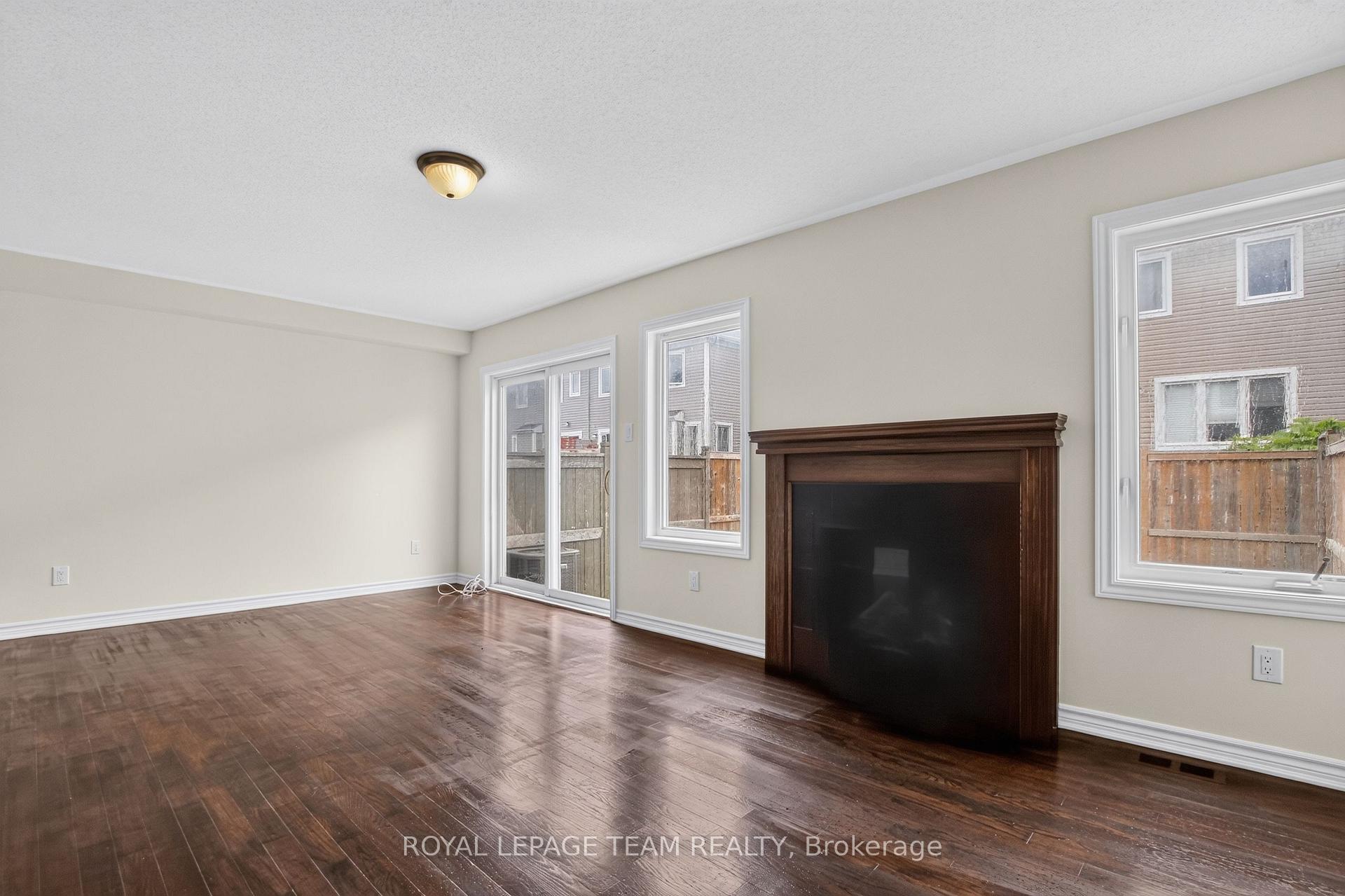 Photo 10 of 217 Conifer Creek Circle, Ottawa, Kanata - Emerald Meadows/Trailwest — HOMEH