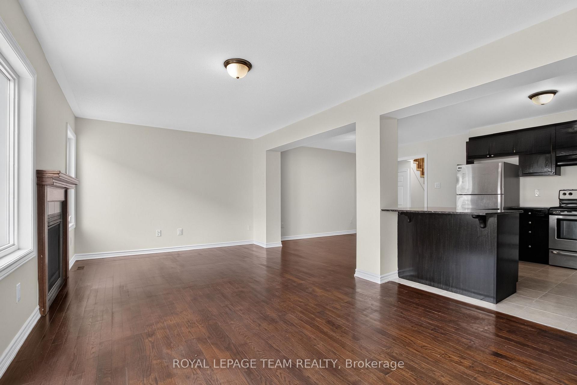 Photo 11 of 217 Conifer Creek Circle, Ottawa, Kanata - Emerald Meadows/Trailwest — HOMEH