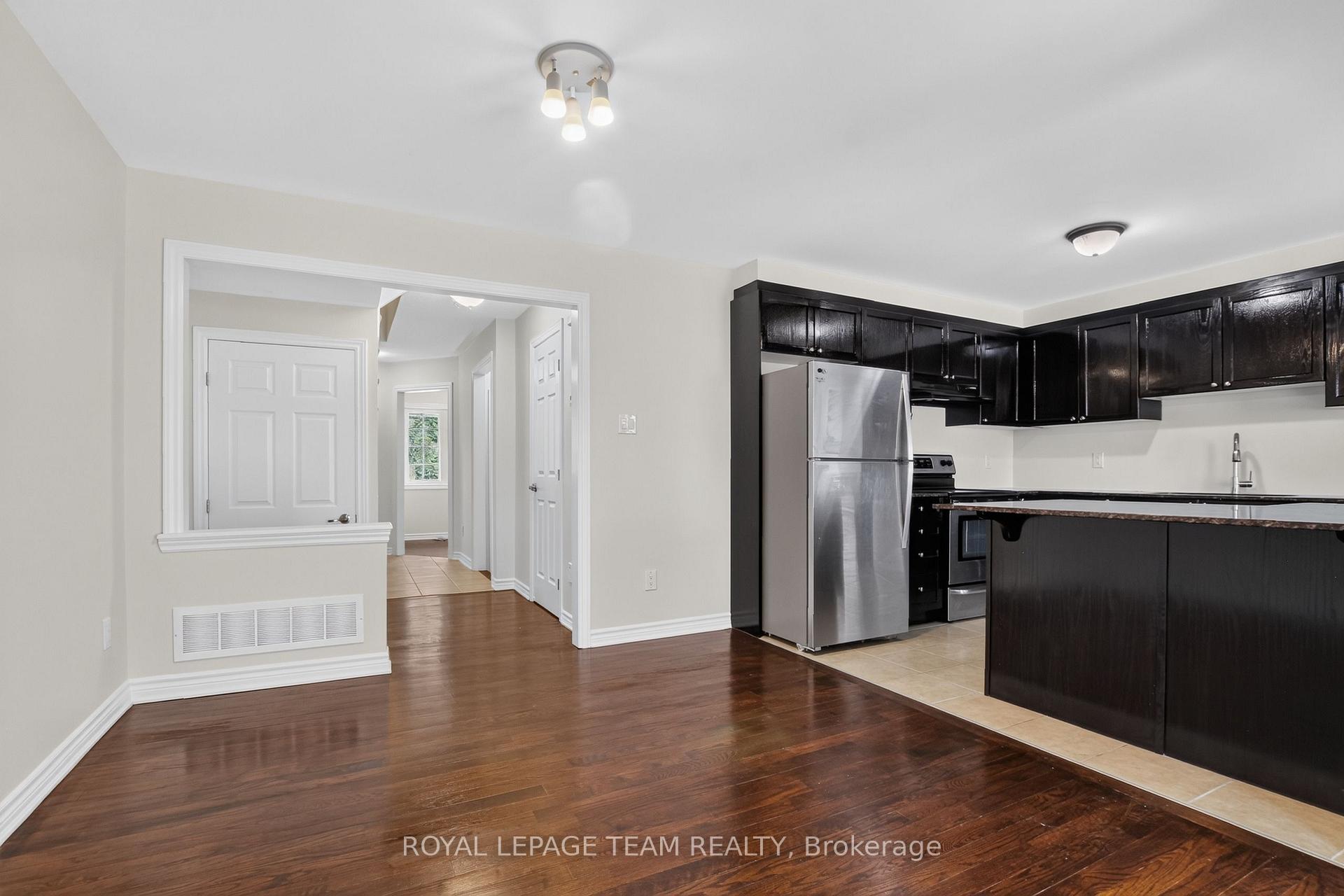 Photo 16 of 217 Conifer Creek Circle, Ottawa, Kanata - Emerald Meadows/Trailwest — HOMEH