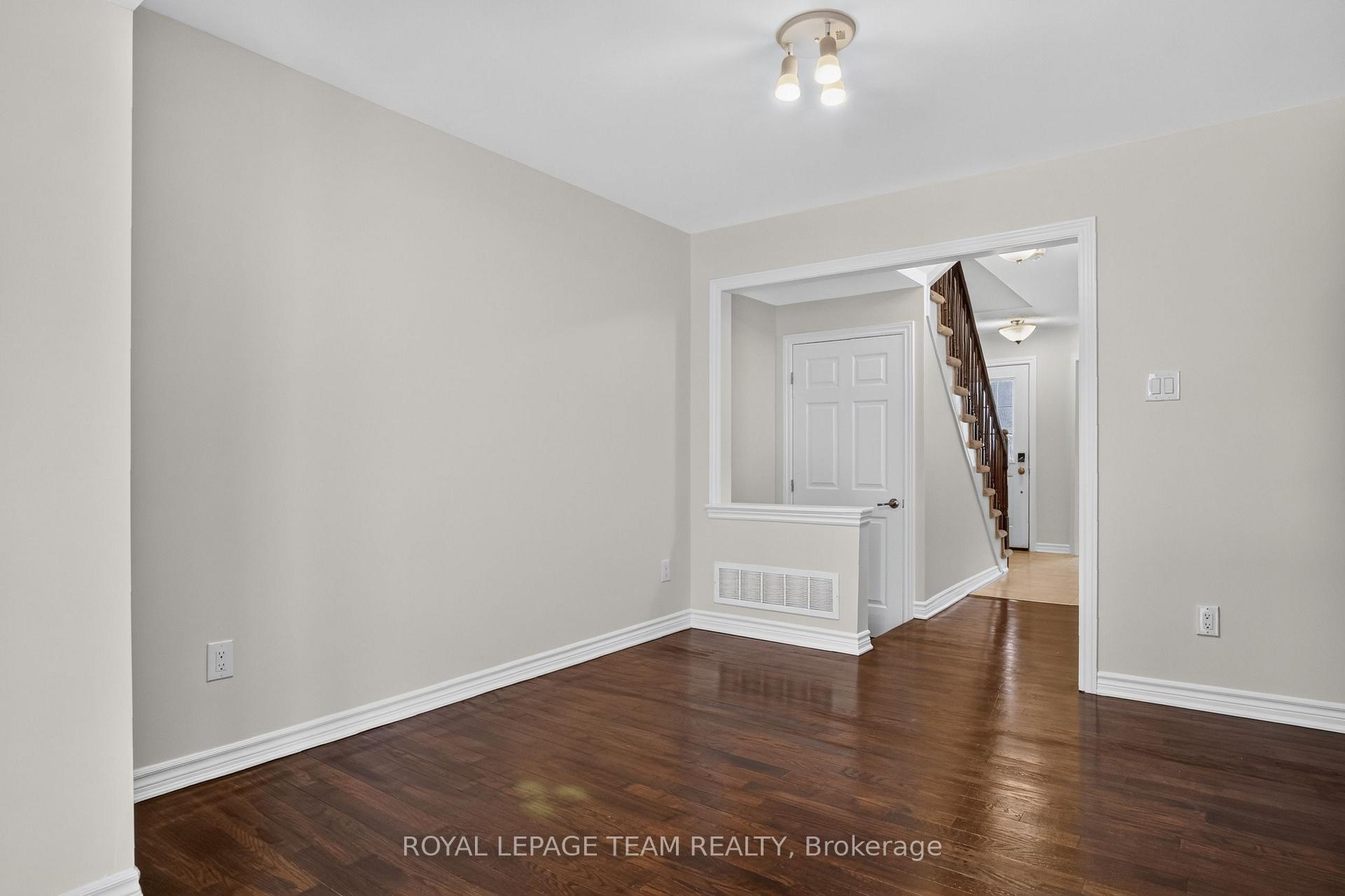 Photo 17 of 217 Conifer Creek Circle, Ottawa, Kanata - Emerald Meadows/Trailwest — HOMEH