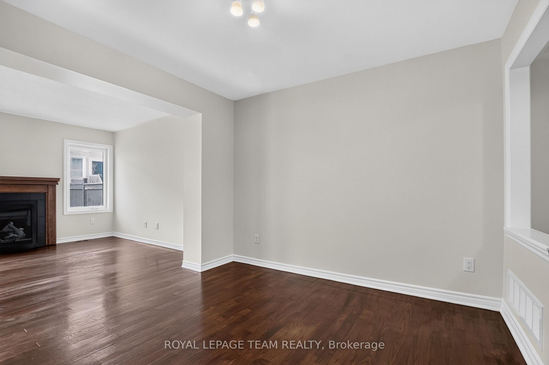 Photo 18 of 217 Conifer Creek Circle, Ottawa, Kanata - Emerald Meadows/Trailwest — HOMEH