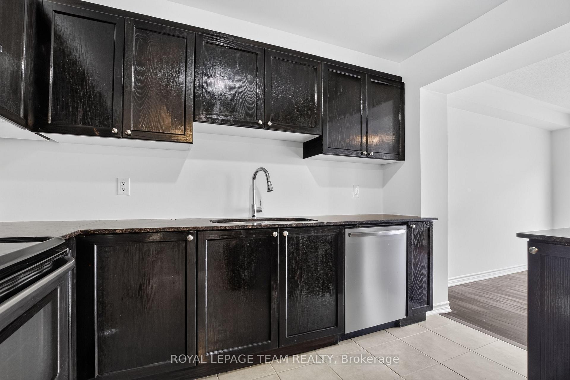 Photo 21 of 217 Conifer Creek Circle, Ottawa, Kanata - Emerald Meadows/Trailwest — HOMEH