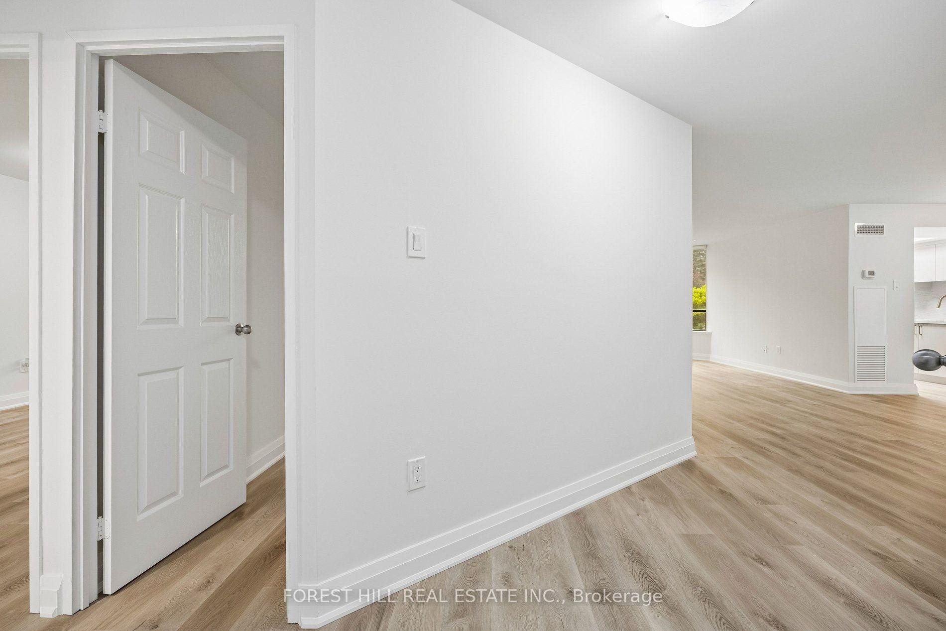 Photo 6 of Unit 101, 7420 Bathurst Street, Vaughan, Brownridge — HOMEH
