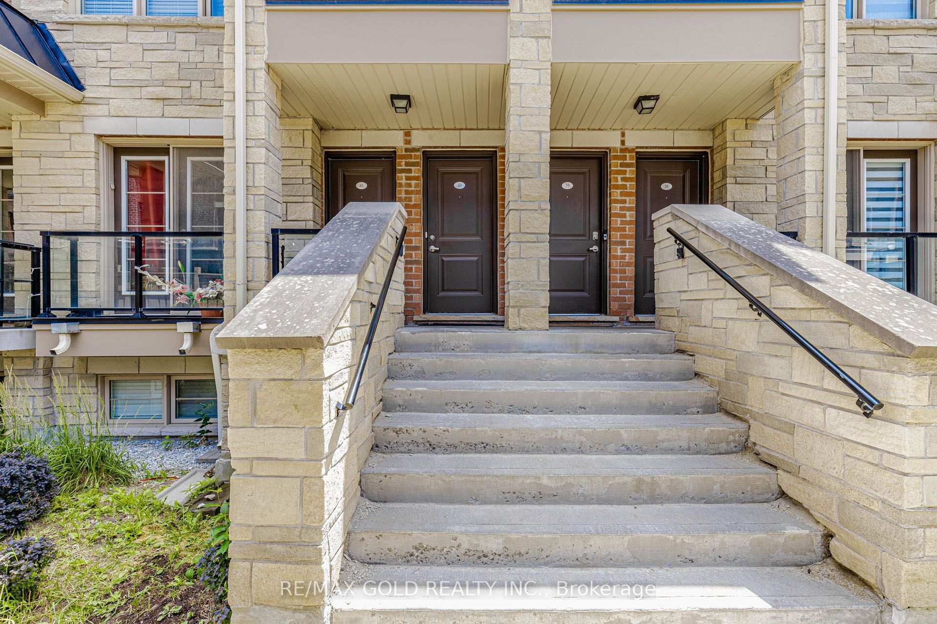 Photo 2 of Unit # 40, 200 Veterans Drive, Brampton, Northwest Brampton — HOMEH