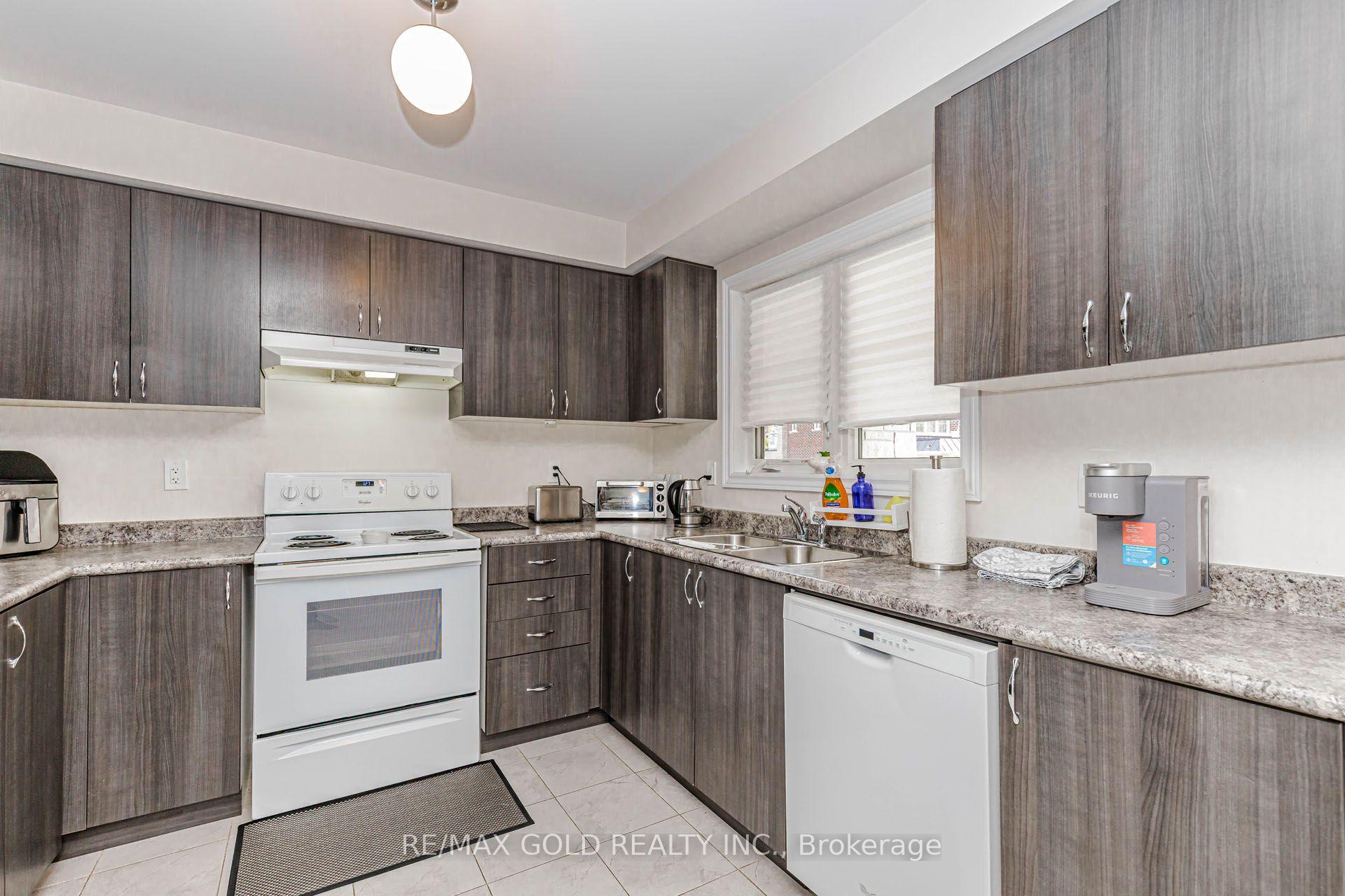 Photo 12 of Unit # 40, 200 Veterans Drive, Brampton, Northwest Brampton — HOMEH