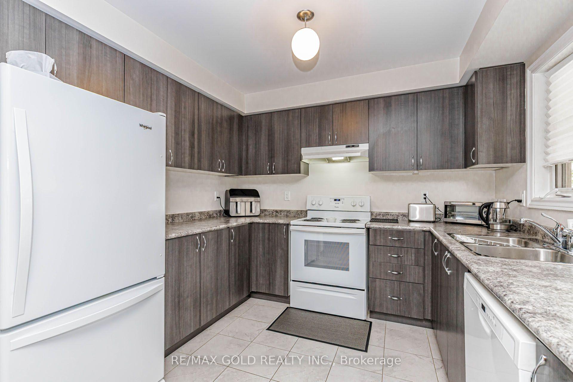 Photo 13 of Unit # 40, 200 Veterans Drive, Brampton, Northwest Brampton — HOMEH