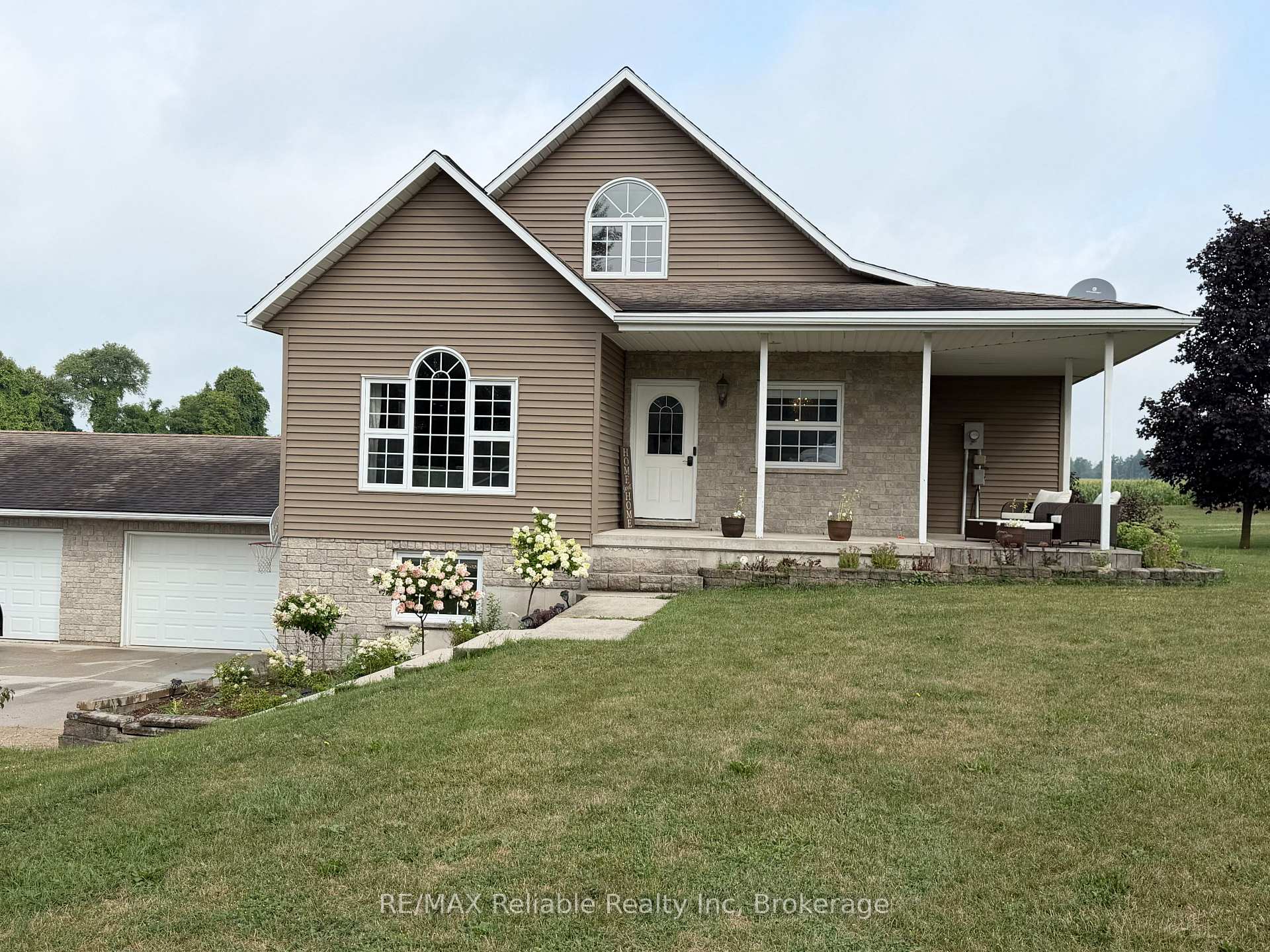 Photo 2 of 69 Queen Street, Morris Turnberry, Bluevale — HOMEH