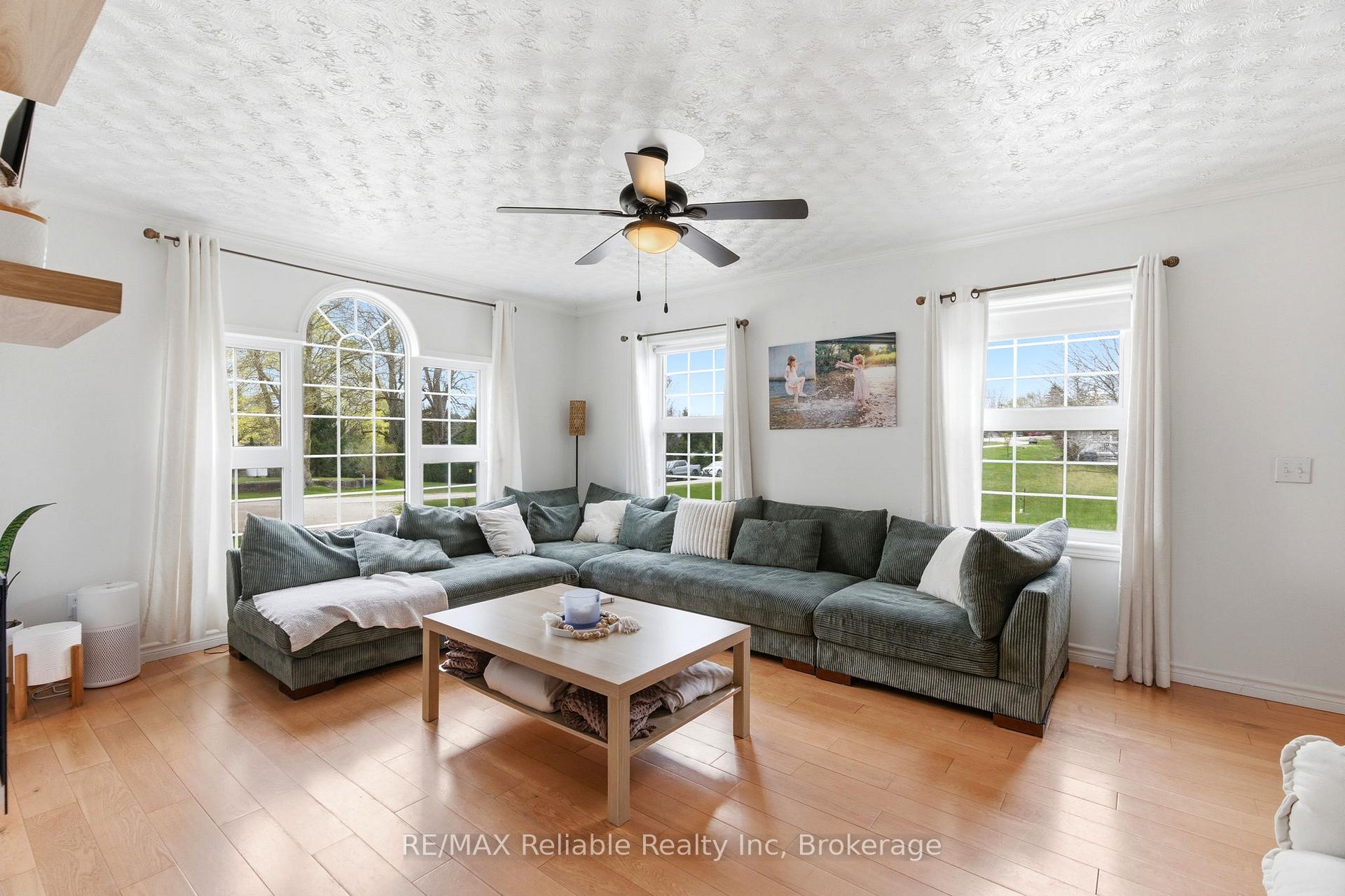 Photo 10 of 69 Queen Street, Morris Turnberry, Bluevale — HOMEH