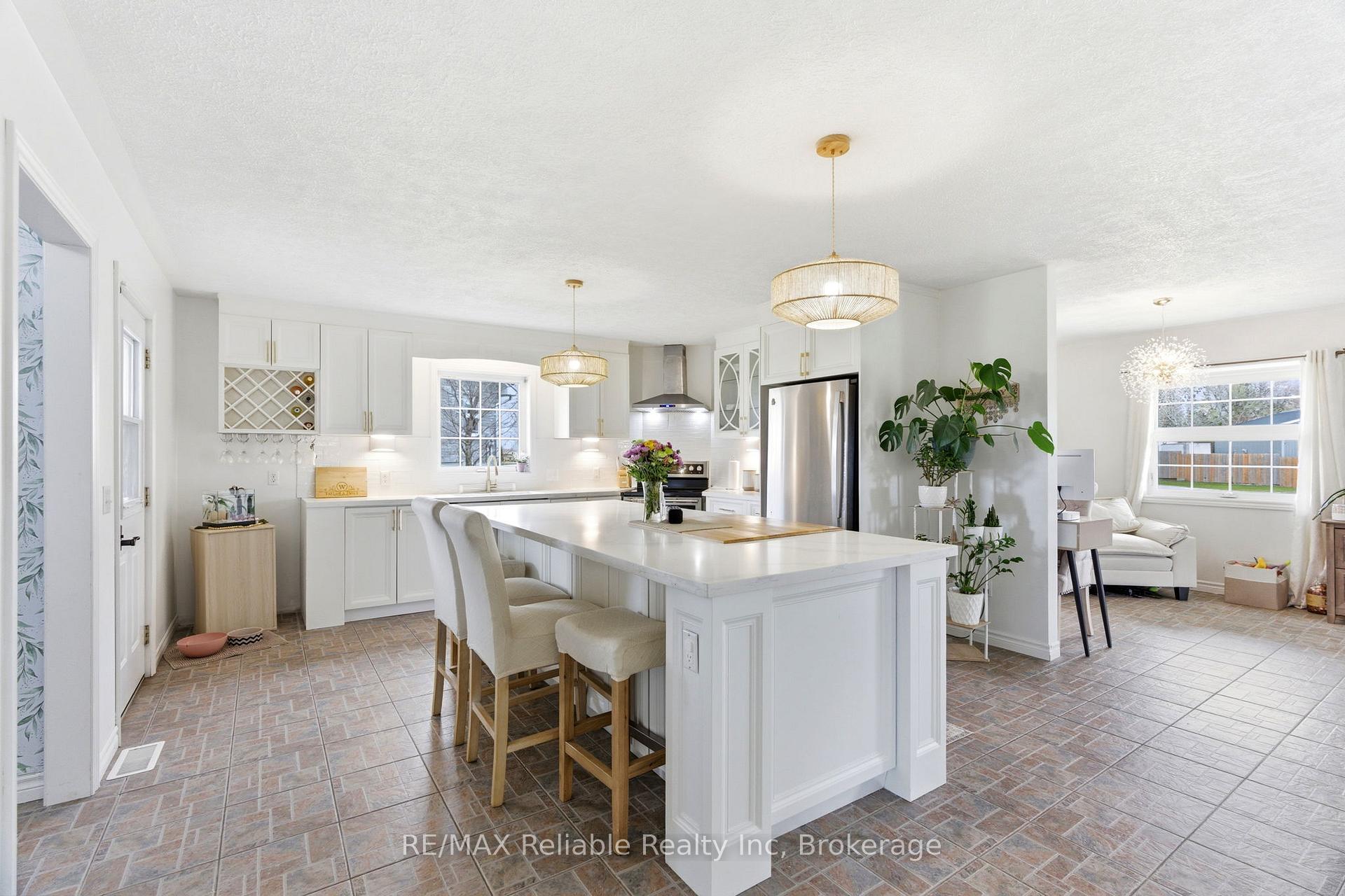 Photo 13 of 69 Queen Street, Morris Turnberry, Bluevale — HOMEH