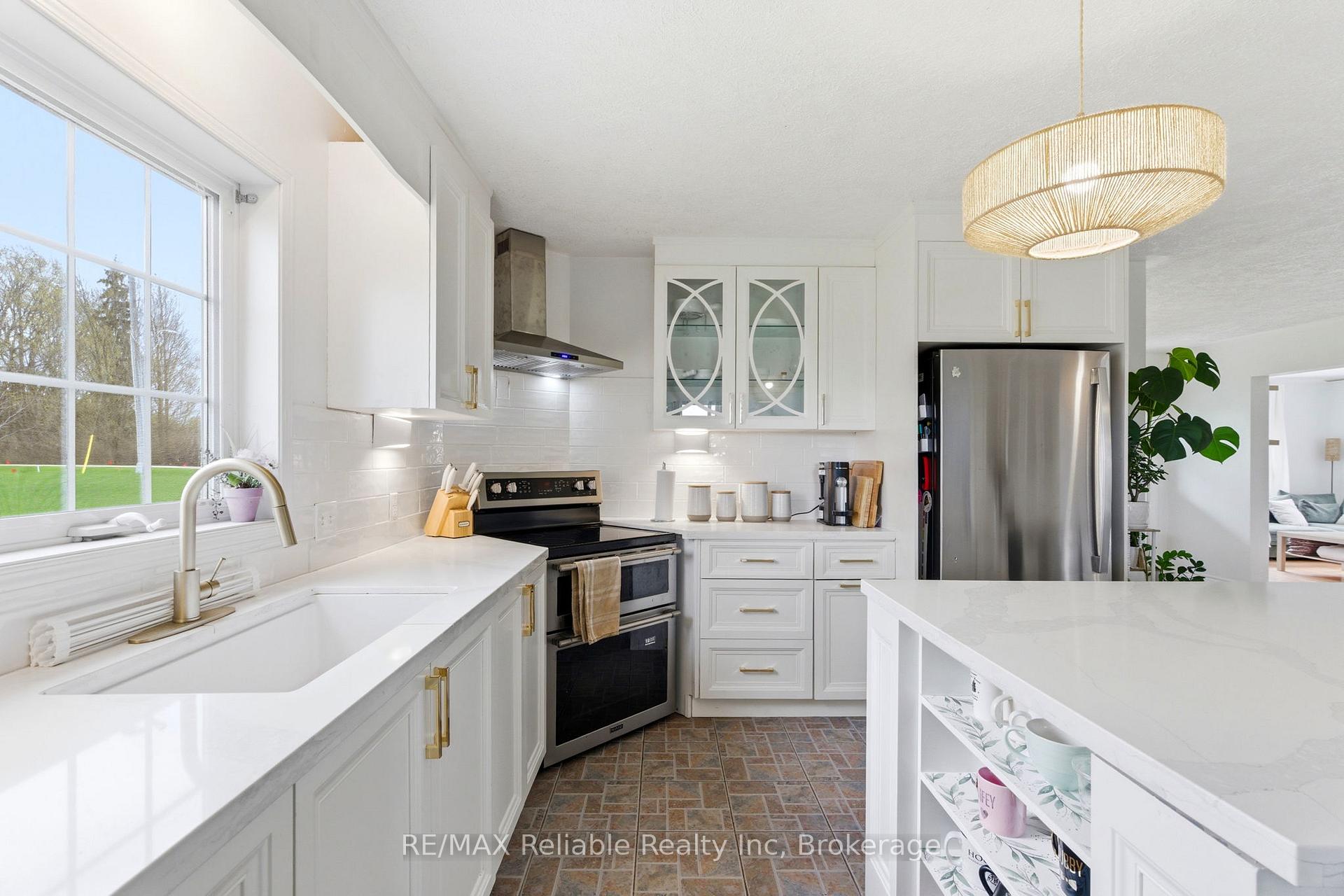 Photo 14 of 69 Queen Street, Morris Turnberry, Bluevale — HOMEH