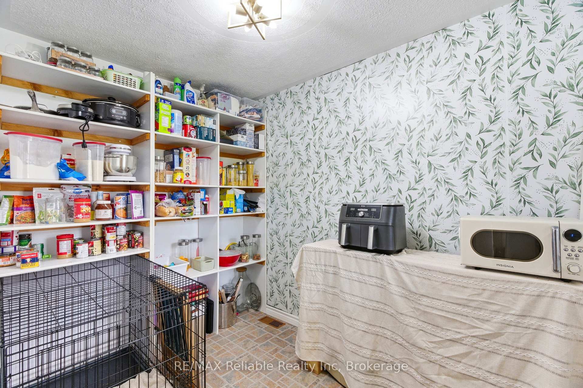 Photo 16 of 69 Queen Street, Morris Turnberry, Bluevale — HOMEH