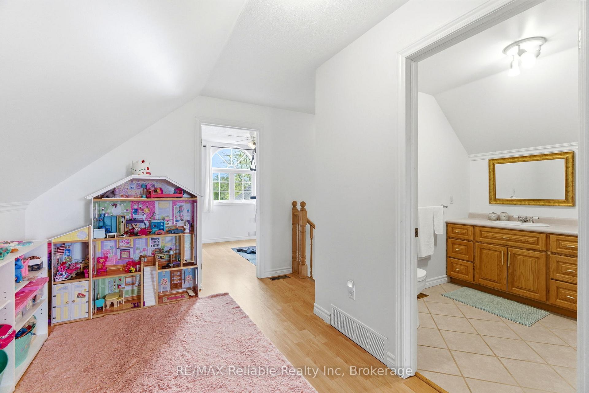 Photo 24 of 69 Queen Street, Morris Turnberry, Bluevale — HOMEH