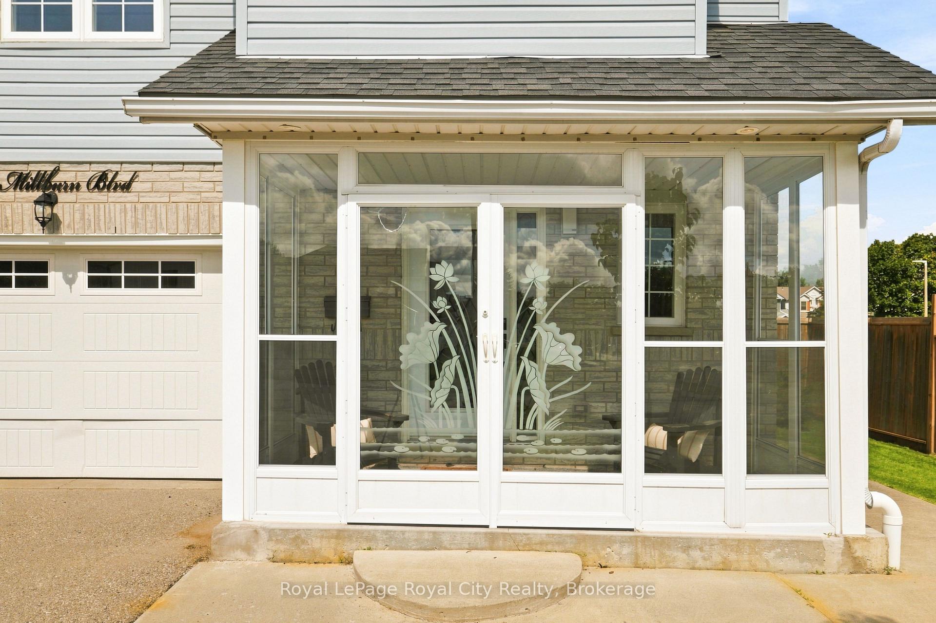Photo 3 of 452 Millburn Boulevard, Centre Wellington, Fergus — HOMEH