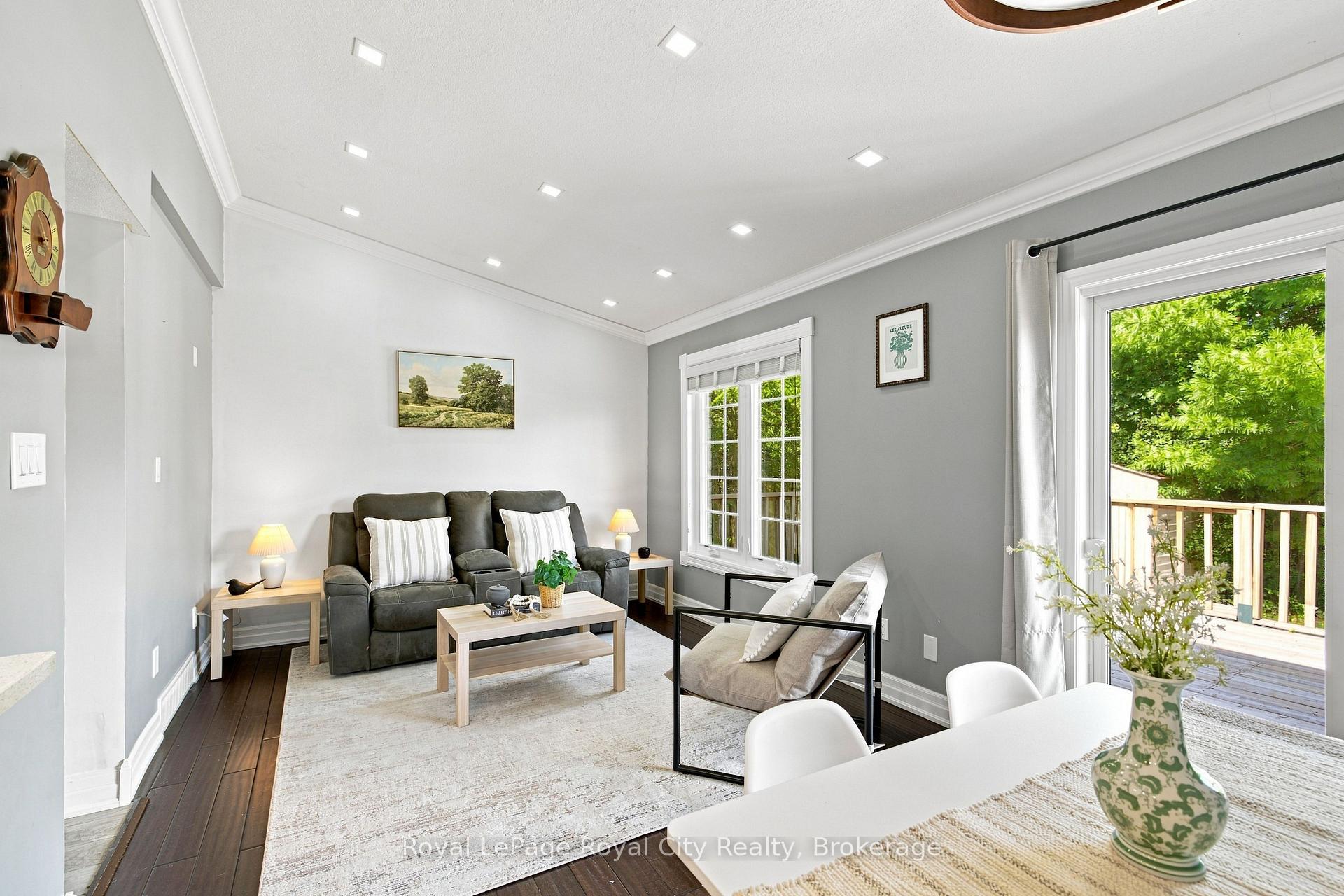 Photo 13 of 452 Millburn Boulevard, Centre Wellington, Fergus — HOMEH