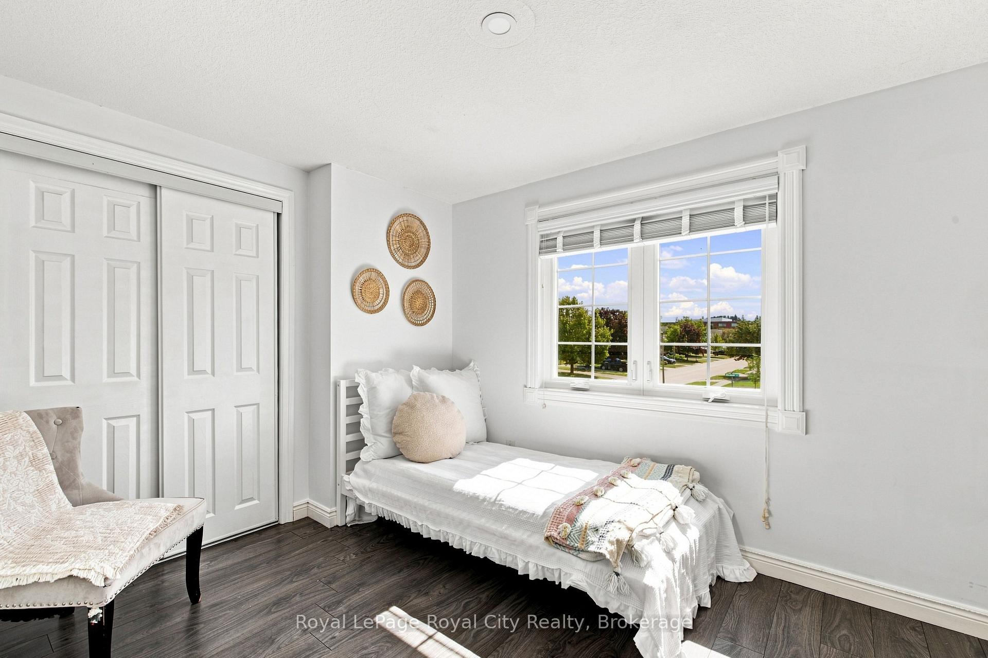 Photo 17 of 452 Millburn Boulevard, Centre Wellington, Fergus — HOMEH