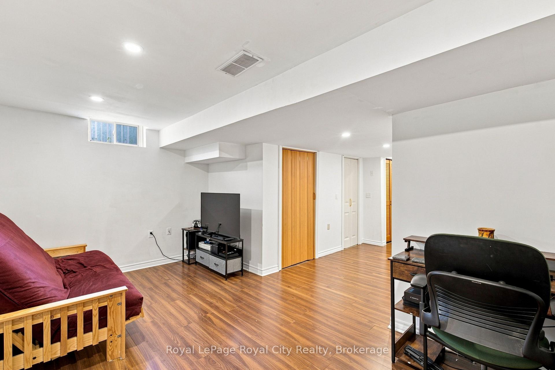 Photo 28 of 452 Millburn Boulevard, Centre Wellington, Fergus — HOMEH
