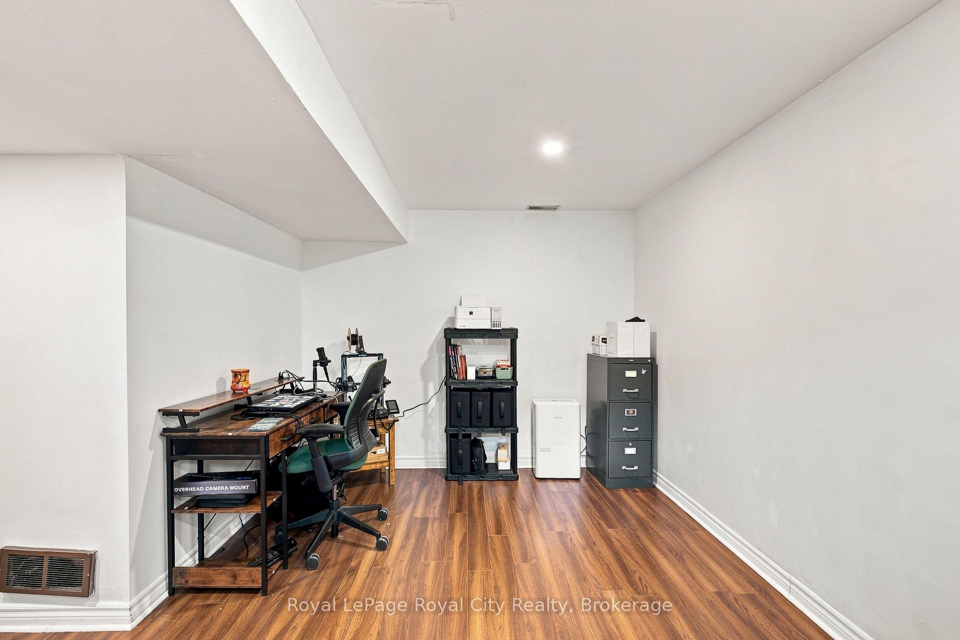 Photo 29 of 452 Millburn Boulevard, Centre Wellington, Fergus — HOMEH