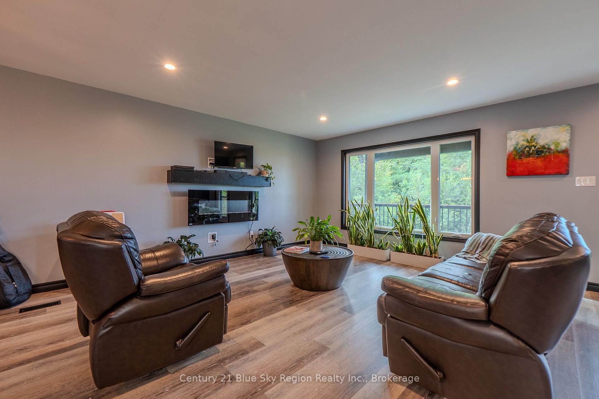Photo 5 of 39 Tupper Drive, North Bay, Airport — HOMEH