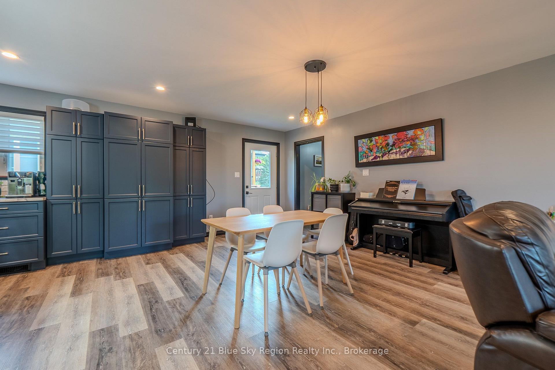 Photo 10 of 39 Tupper Drive, North Bay, Airport — HOMEH