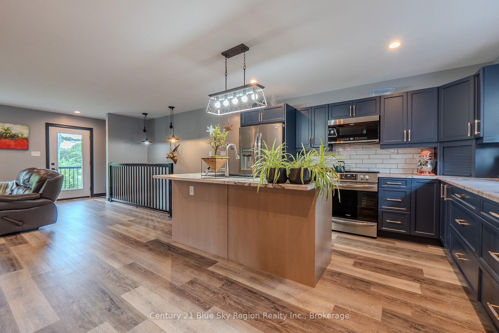 Photo 11 of 39 Tupper Drive, North Bay, Airport — HOMEH