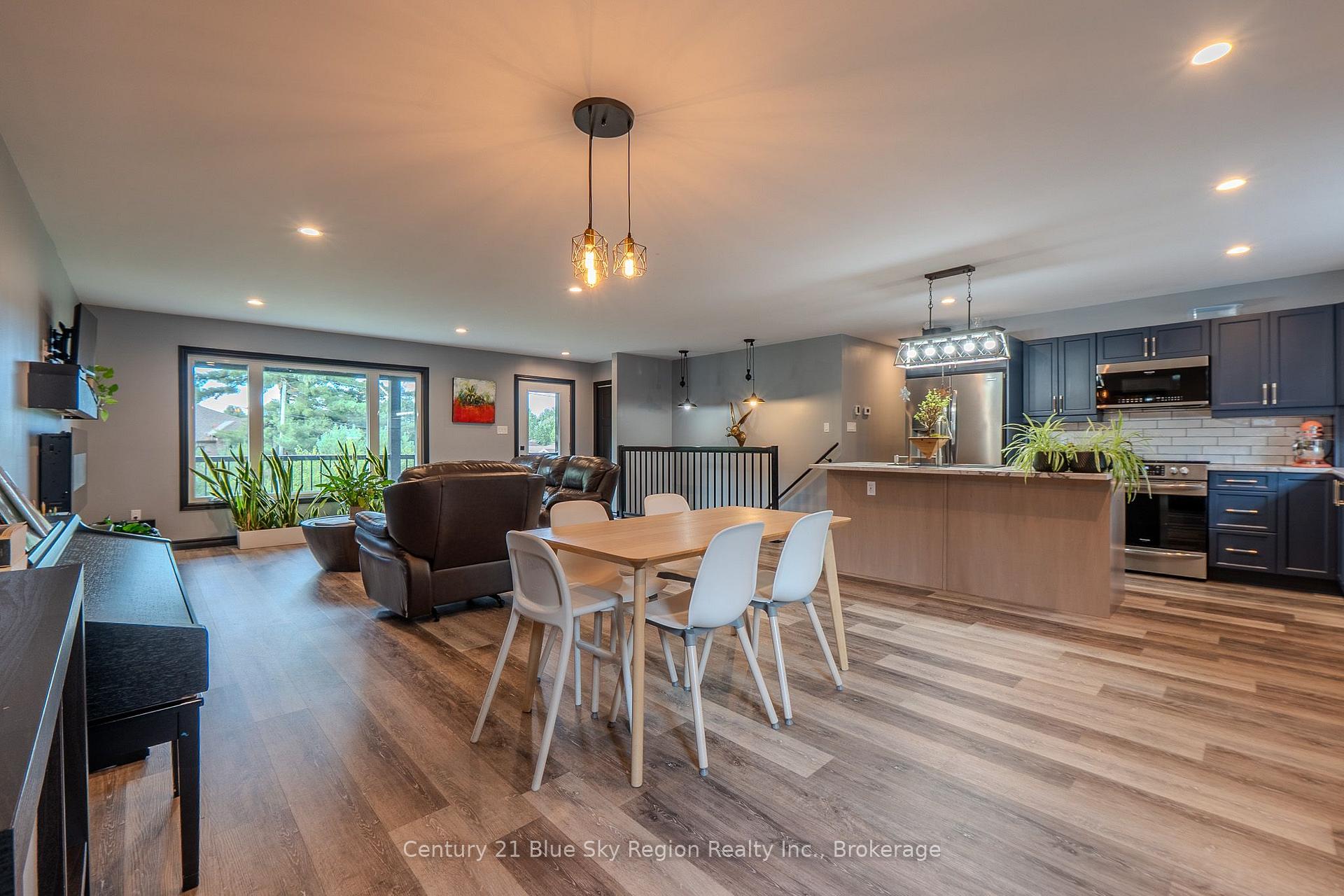 Photo 13 of 39 Tupper Drive, North Bay, Airport — HOMEH