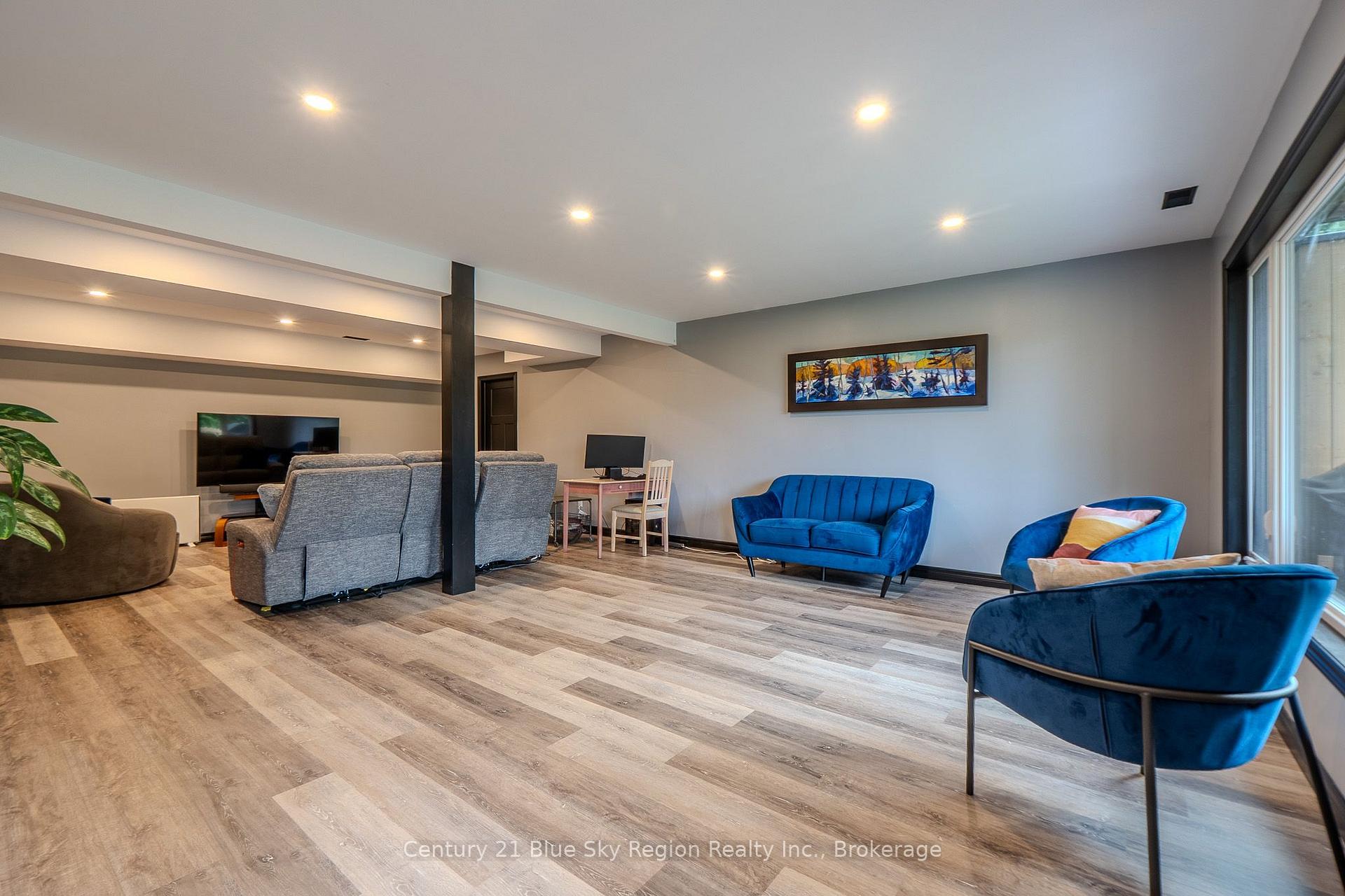 Photo 29 of 39 Tupper Drive, North Bay, Airport — HOMEH